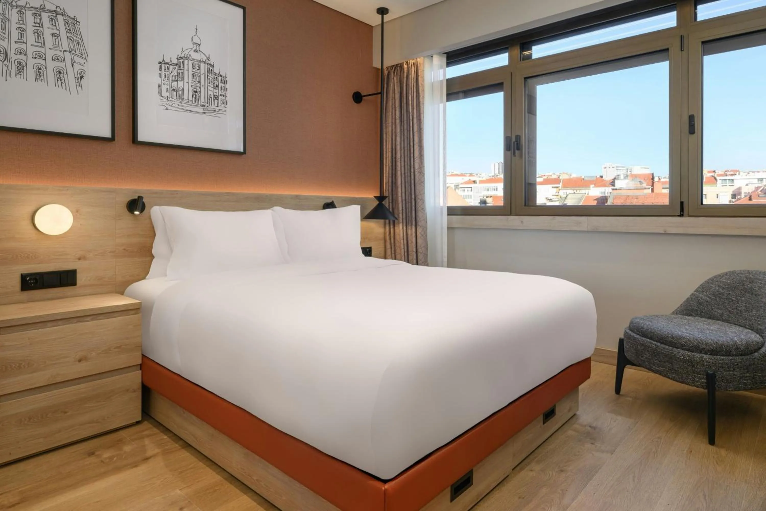 Bathroom, Bed in Residence Inn by Marriott Lisbon