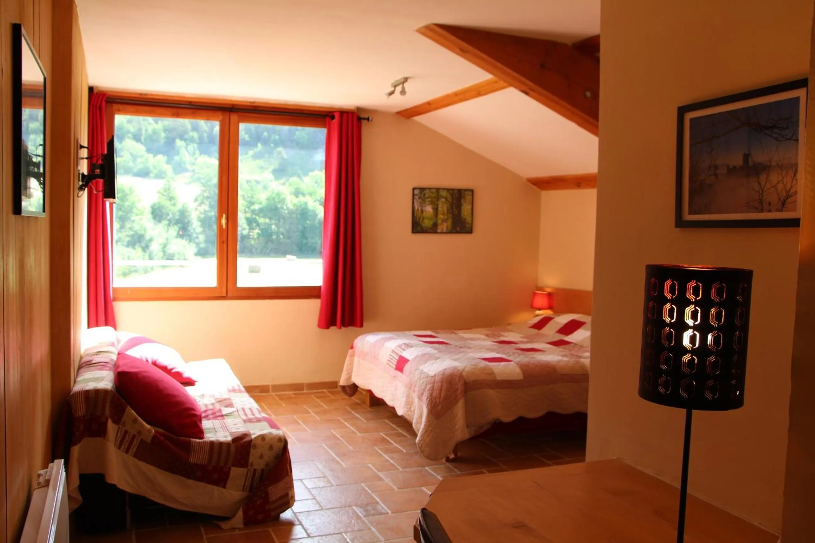 Bed in Alcove Du Velay