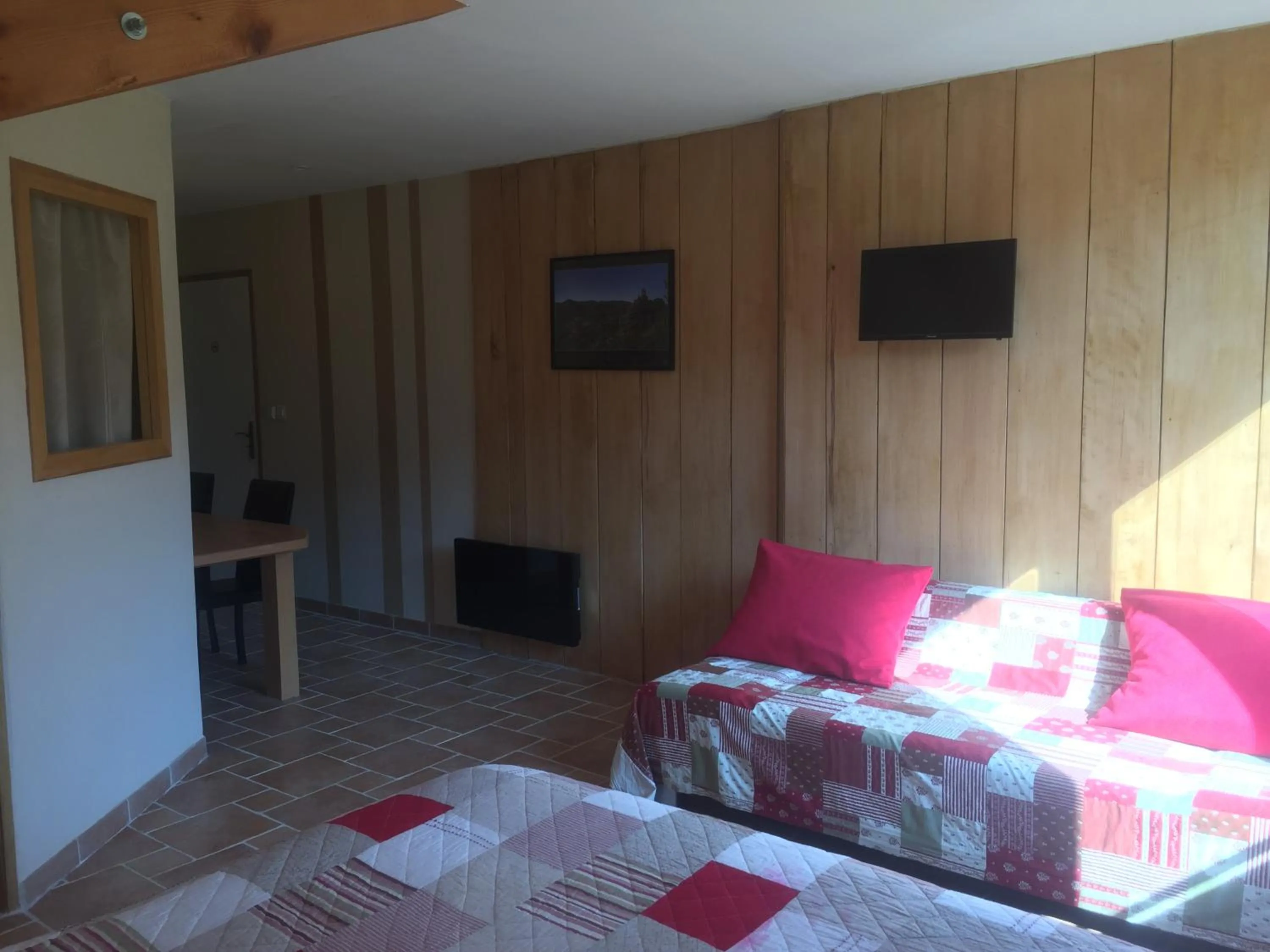 Bed in Alcove Du Velay