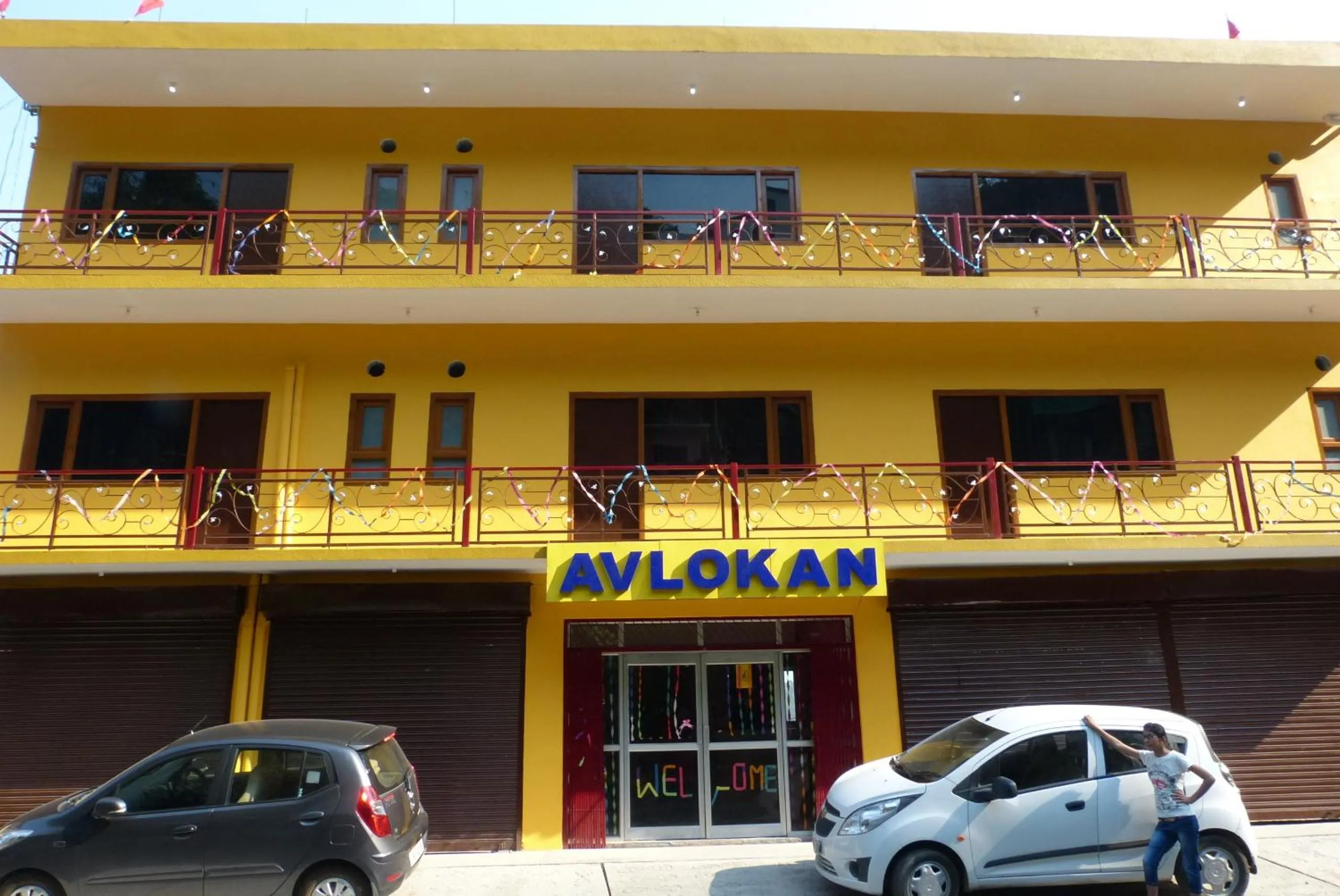 Facade/entrance in Hotel Avlokan - Near Kainchi Dham Mandir
