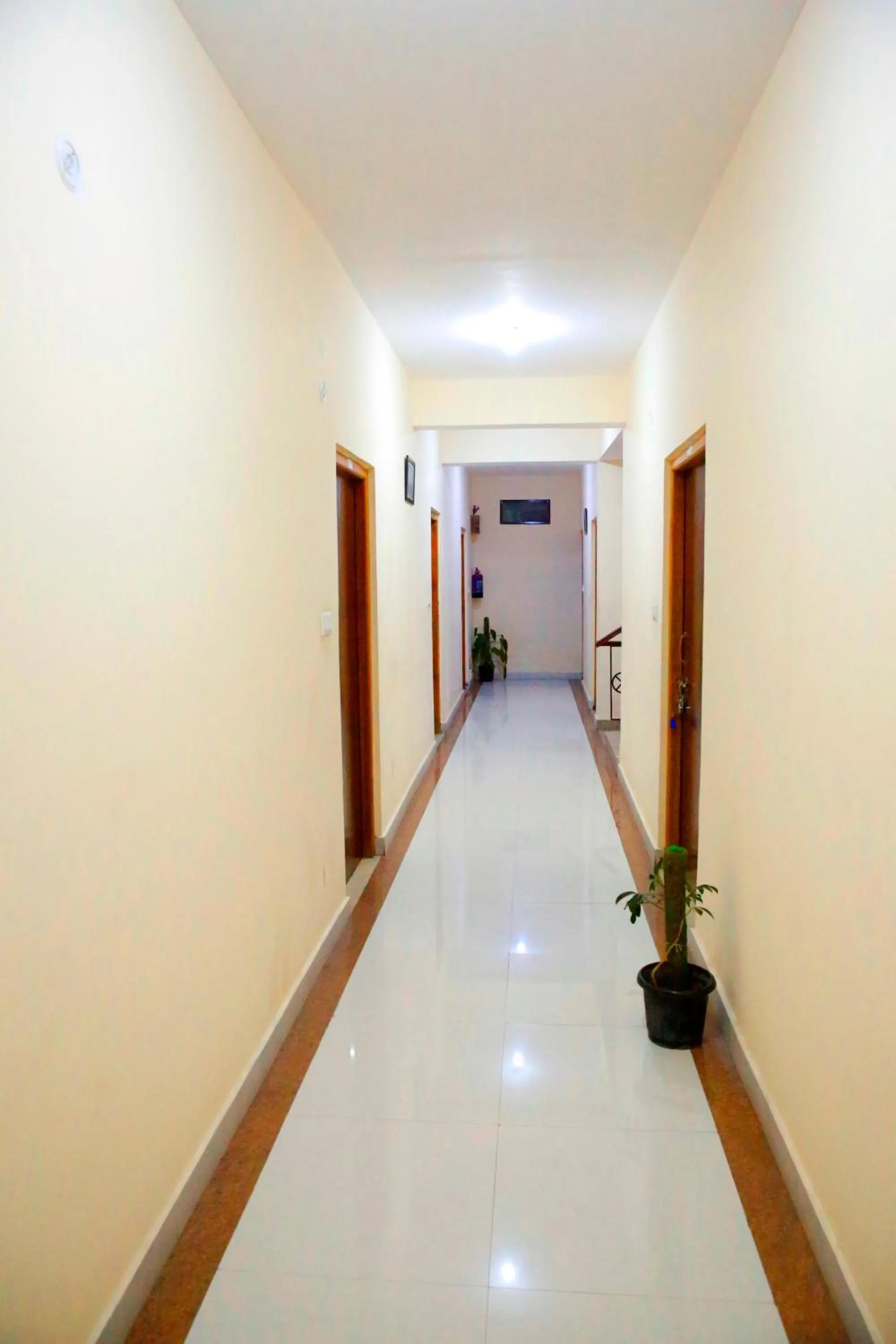 Lobby or reception in Hotel Avlokan - Near Kainchi Dham Mandir