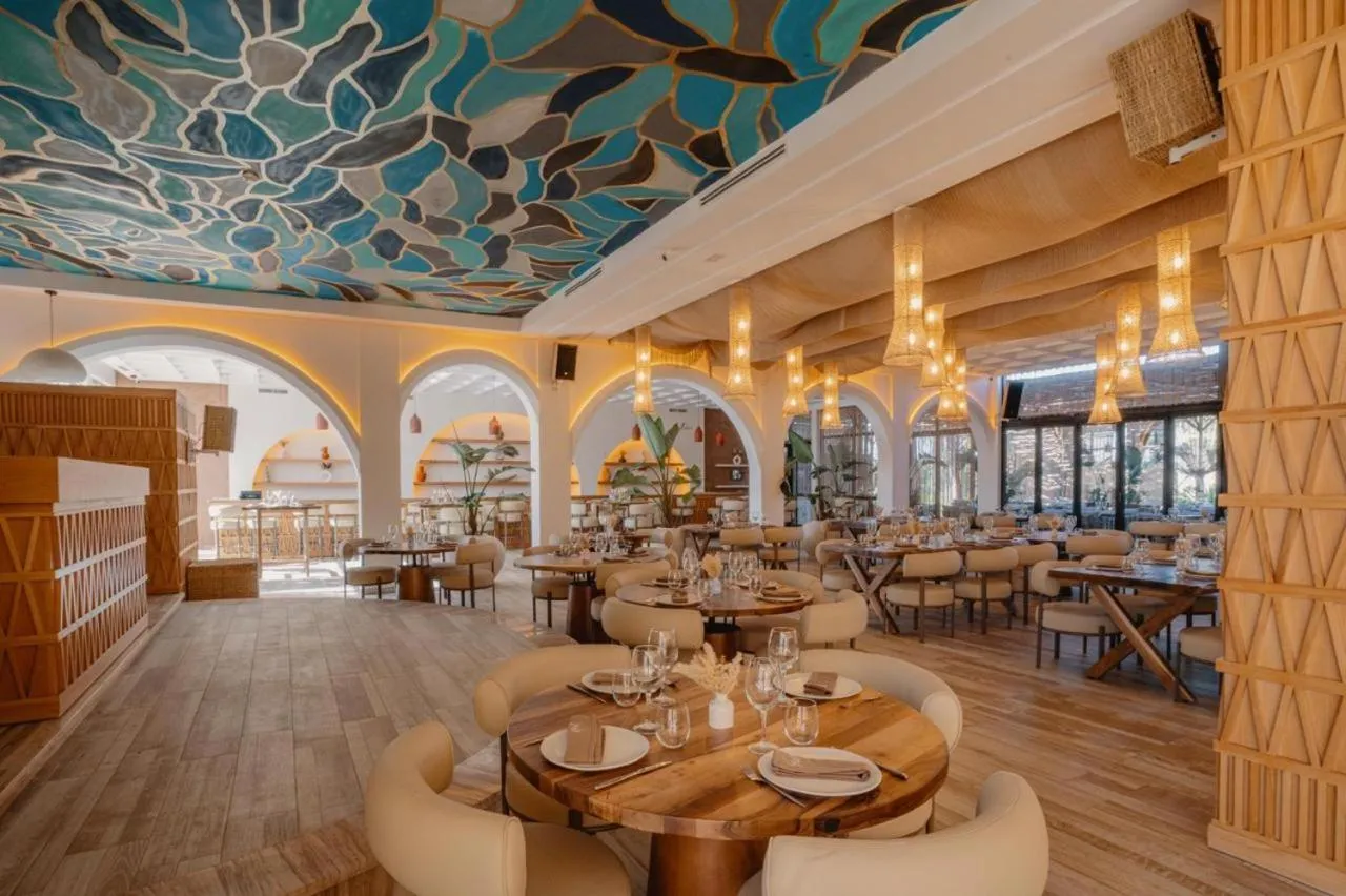 NOMMOS Beach RESORT & POOL CLUB