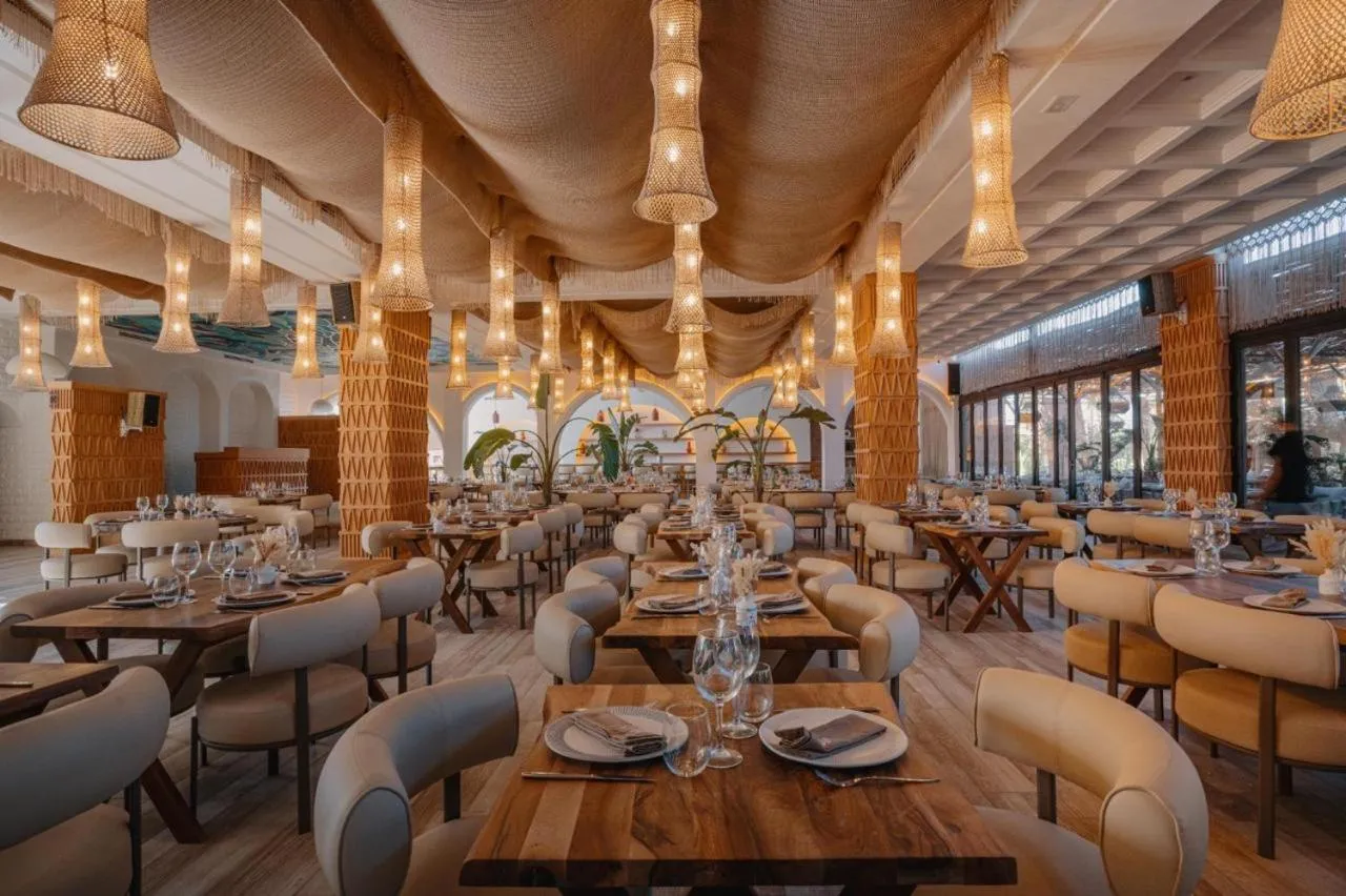 NOMMOS Beach RESORT & POOL CLUB