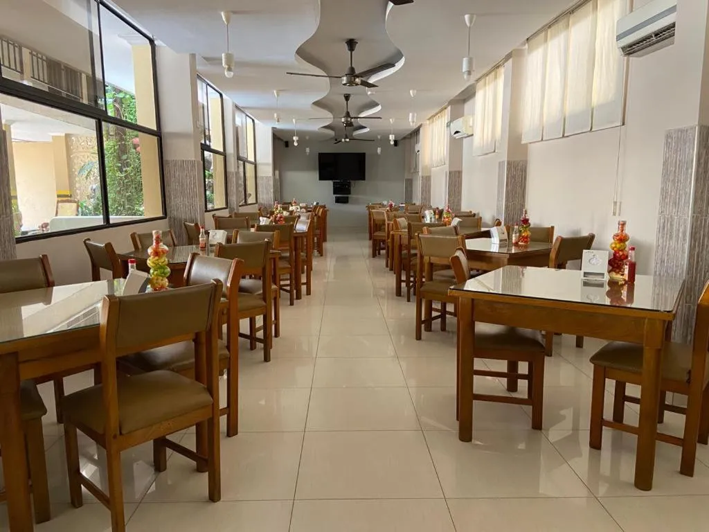 Restaurant/places to eat in Hotel San Francisco