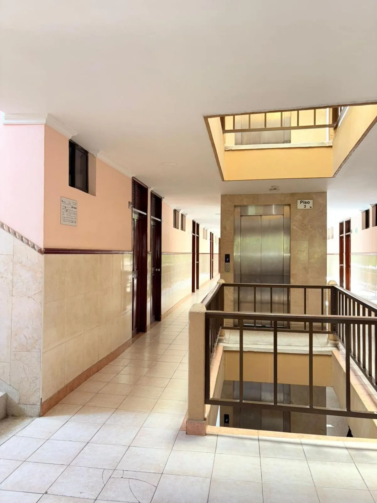 Property building in Hotel San Francisco