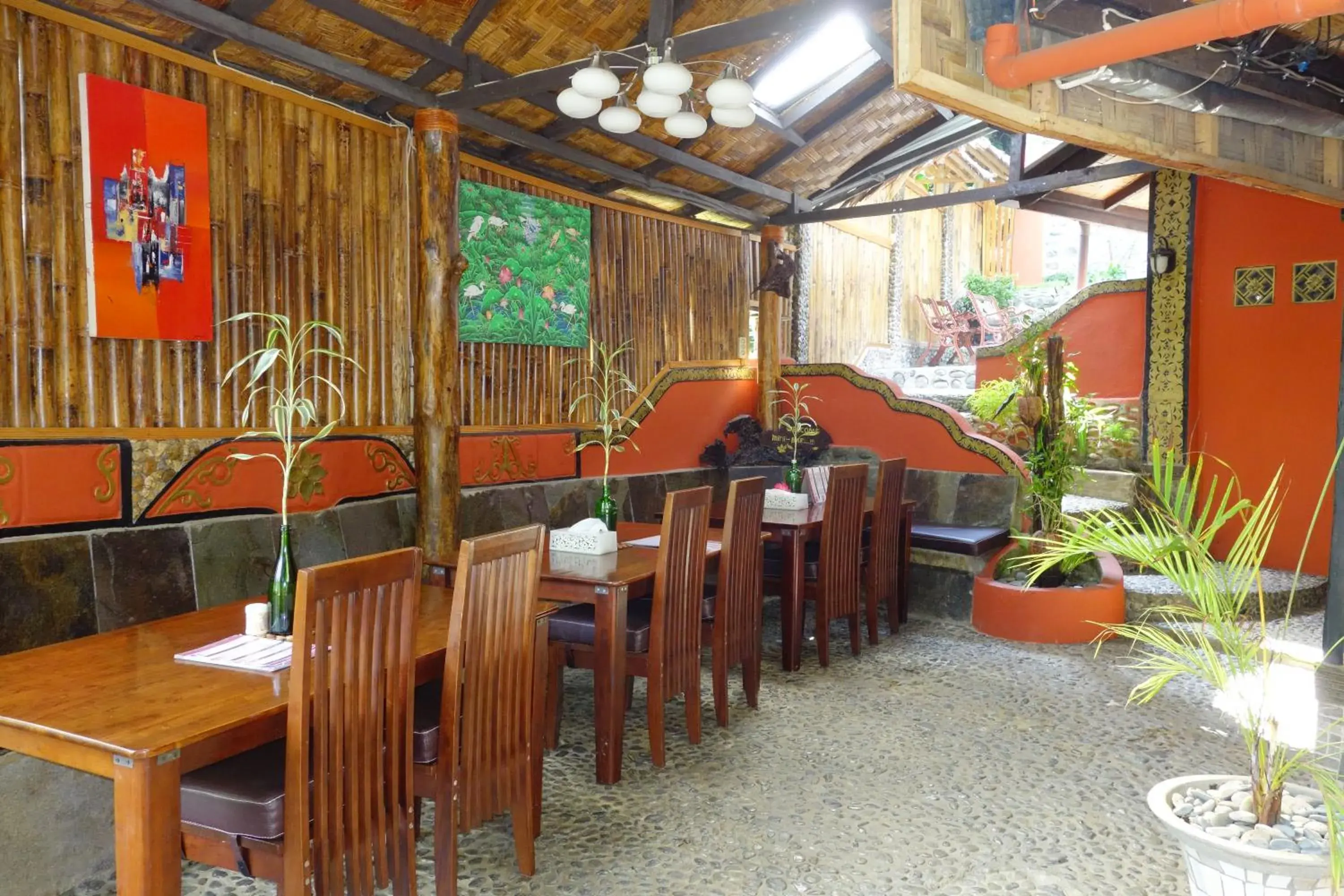 Restaurant/places to eat in Hotel Orangutan Restaurant/places to eat in Hotel Orangutan