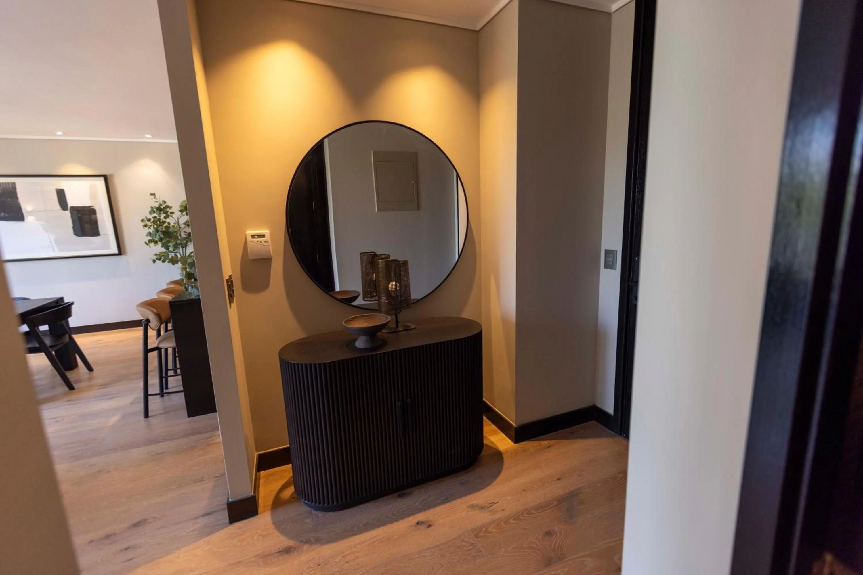 Two-Bedroom Deluxe Apartment with Balcony in At Home Alonso