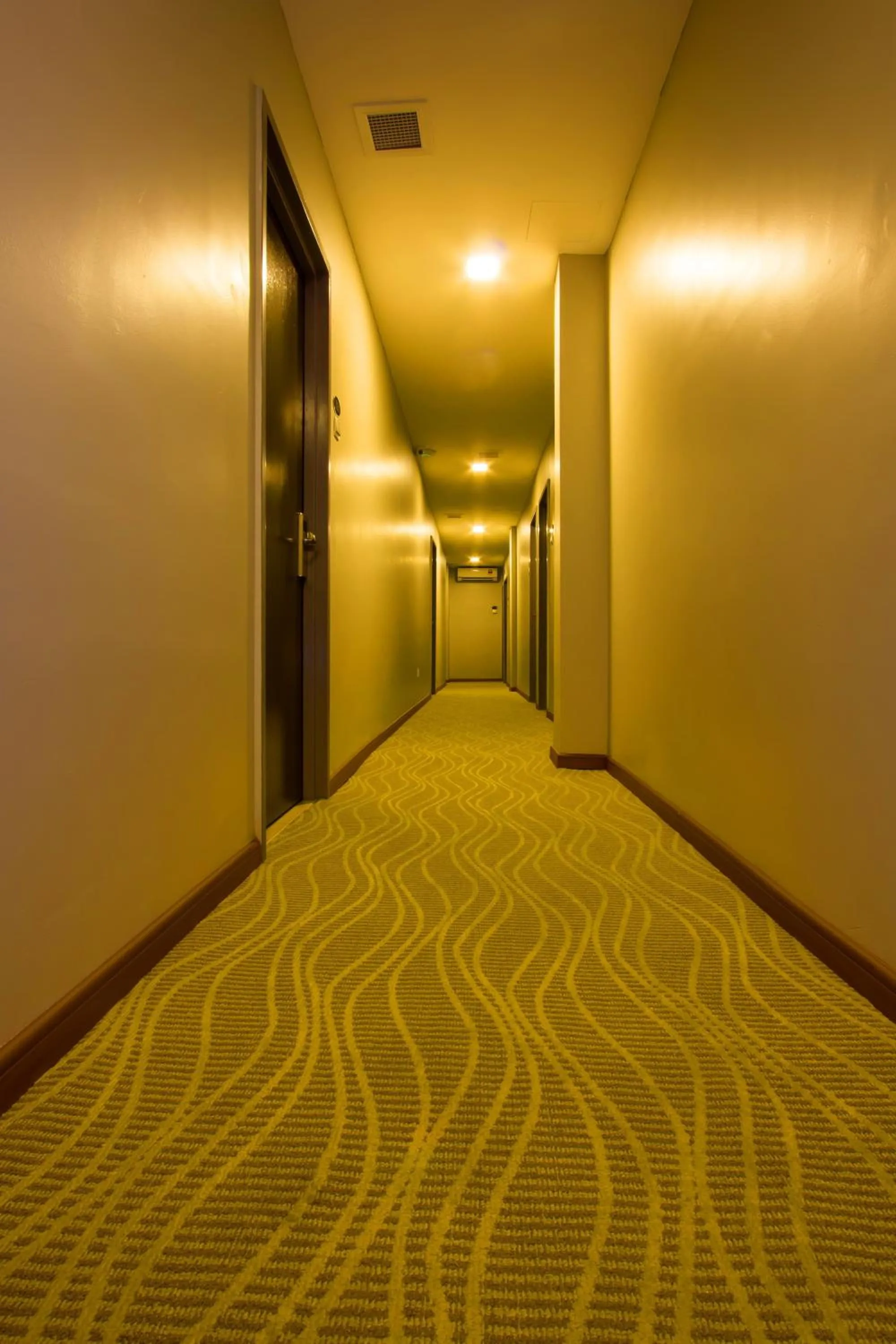 Property building, Lobby/Reception in Prince 33 Hotel