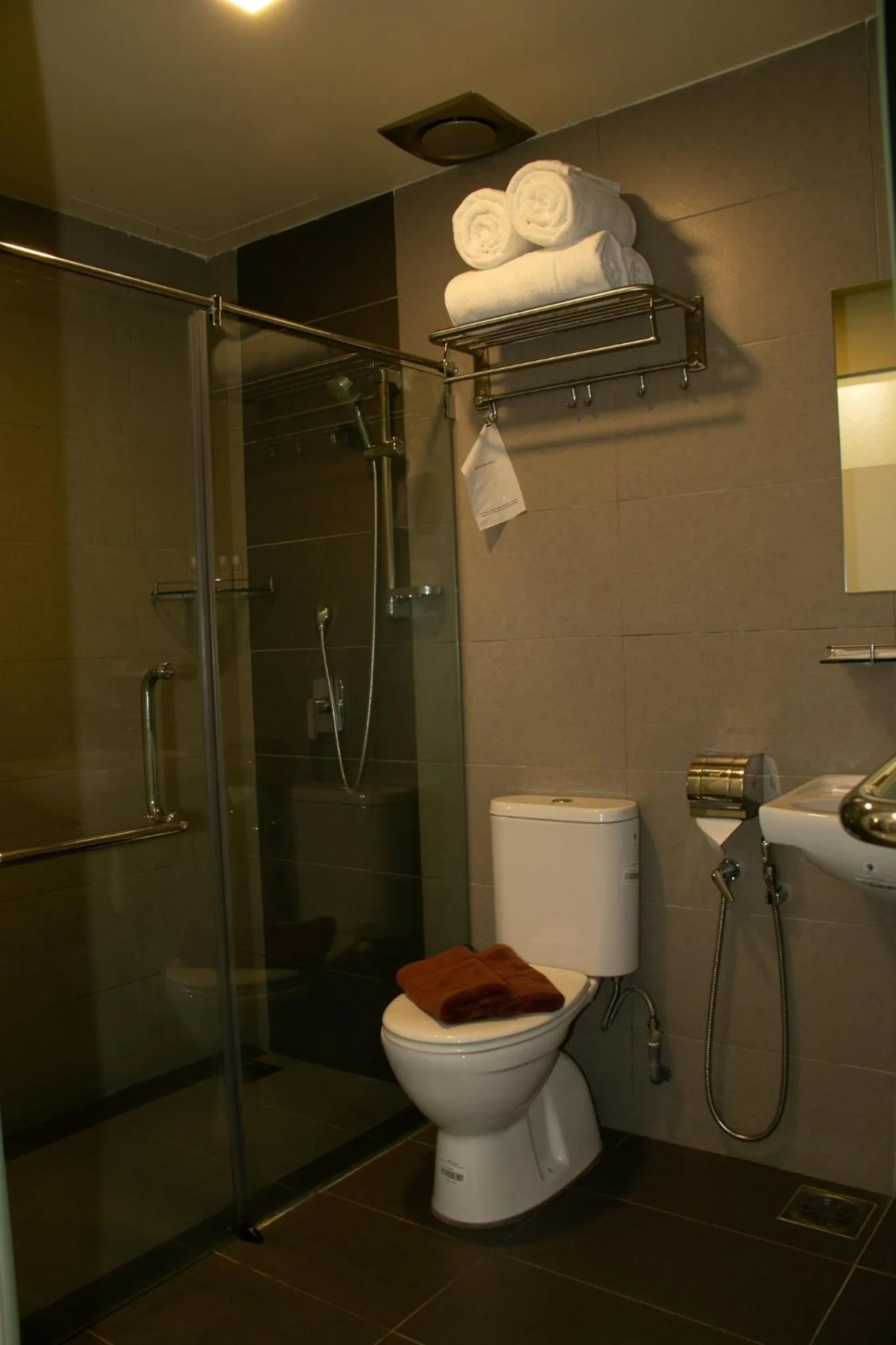 Shower, Bathroom in Prince 33 Hotel