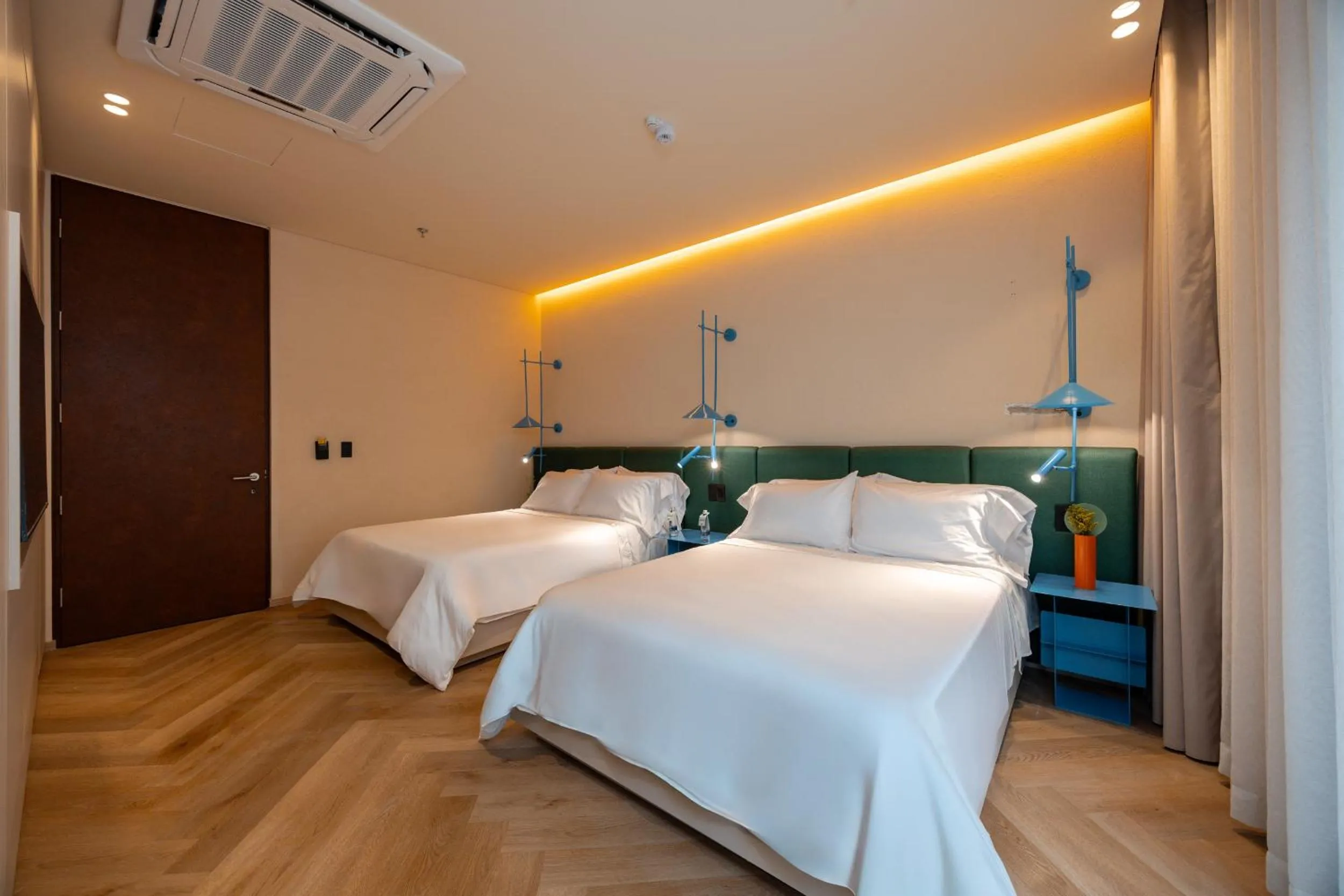 Standard Twin Room in The Cut Hotel