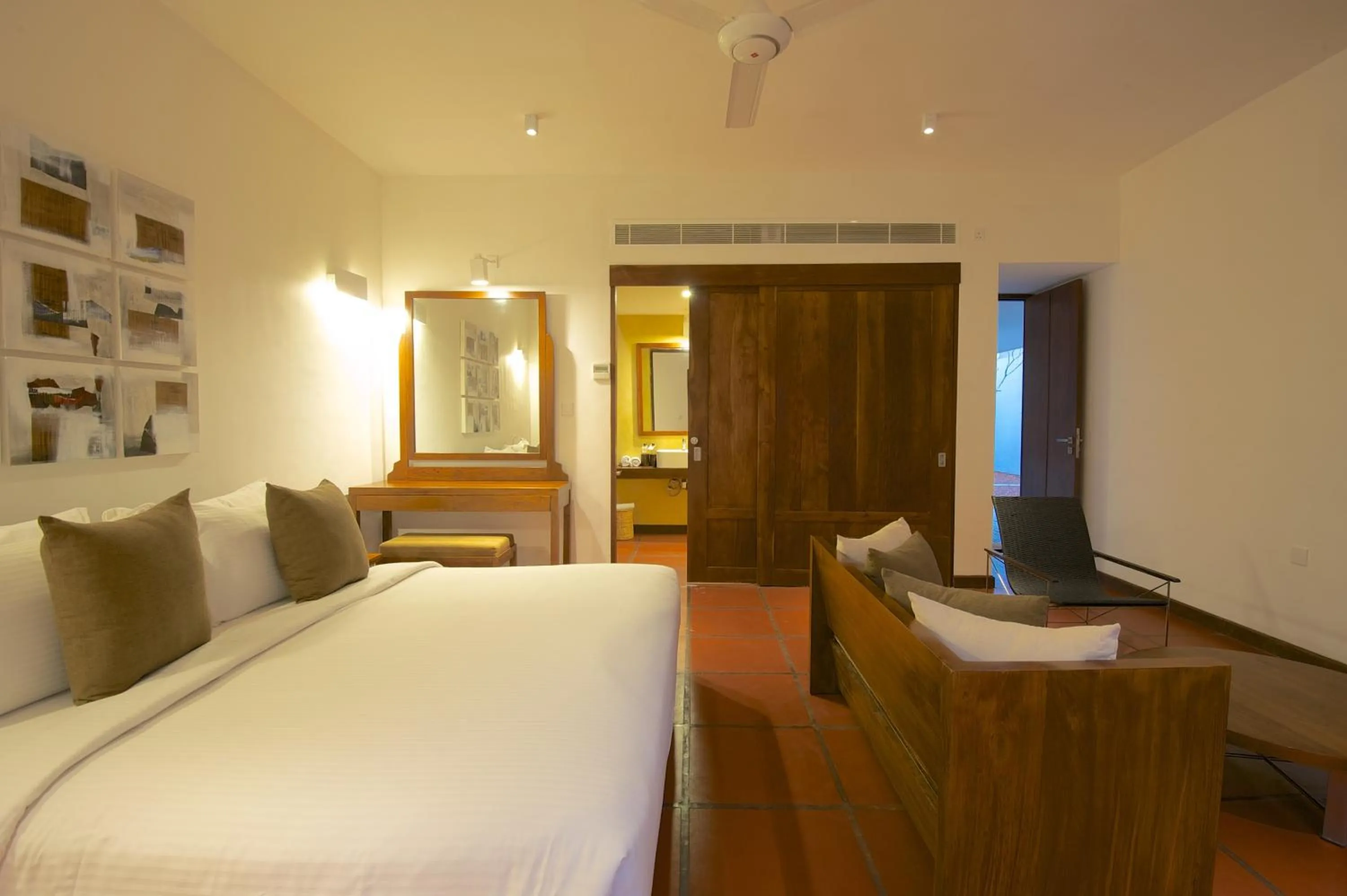 Bed in Jetwing Thalahena Villa