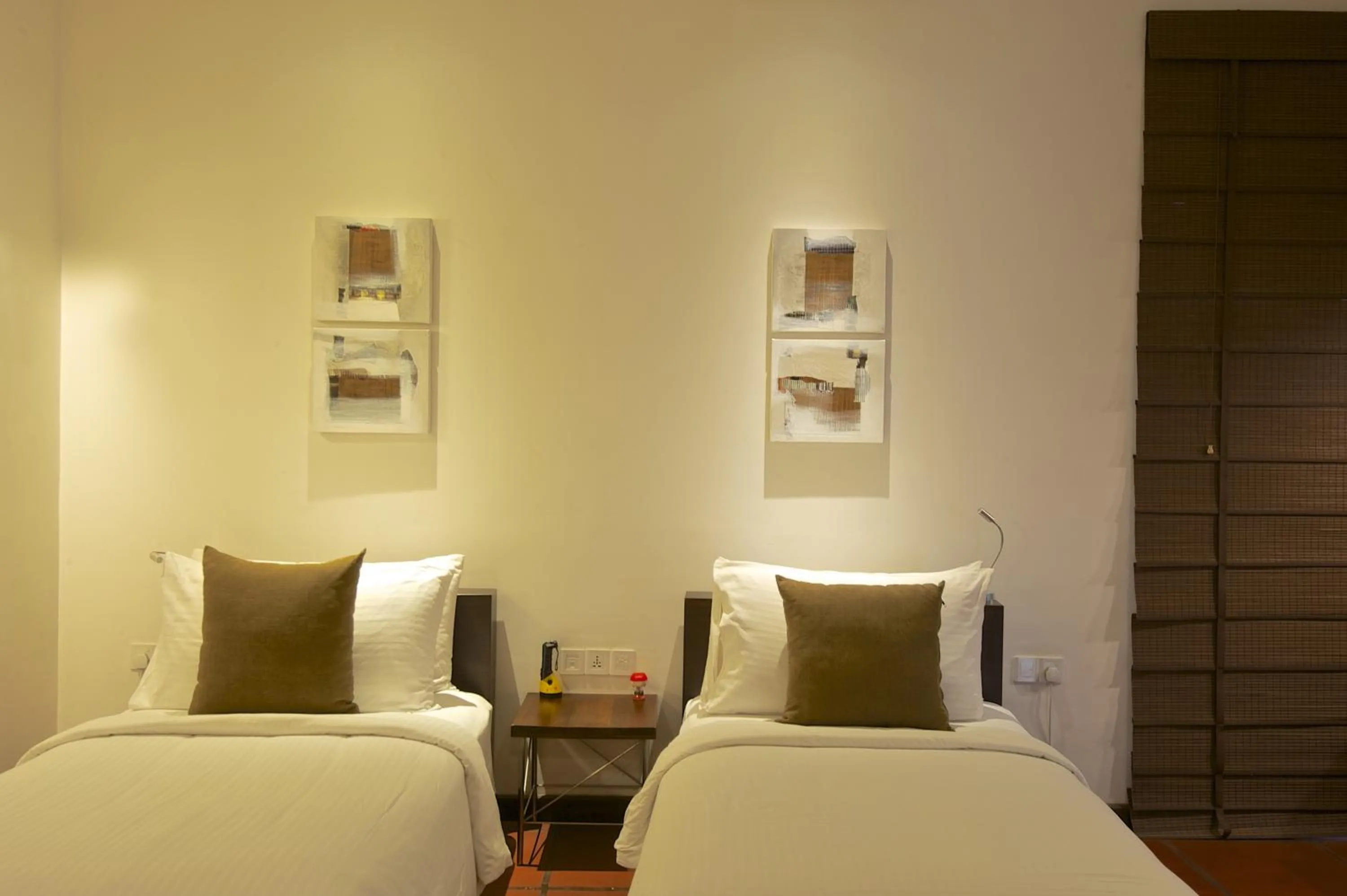 Bed in Jetwing Thalahena Villa