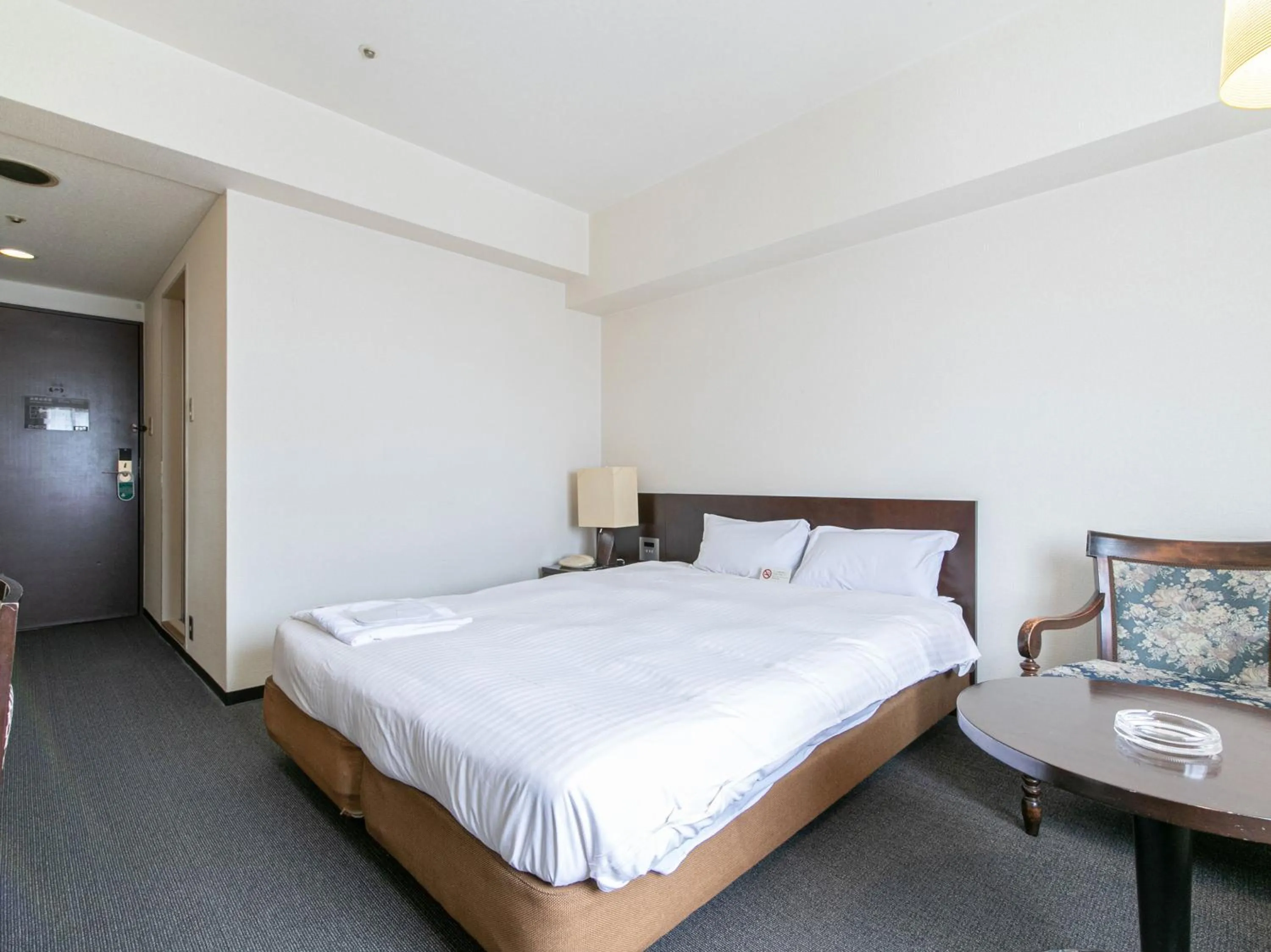 Bed in Victoria Inn Nagasaki