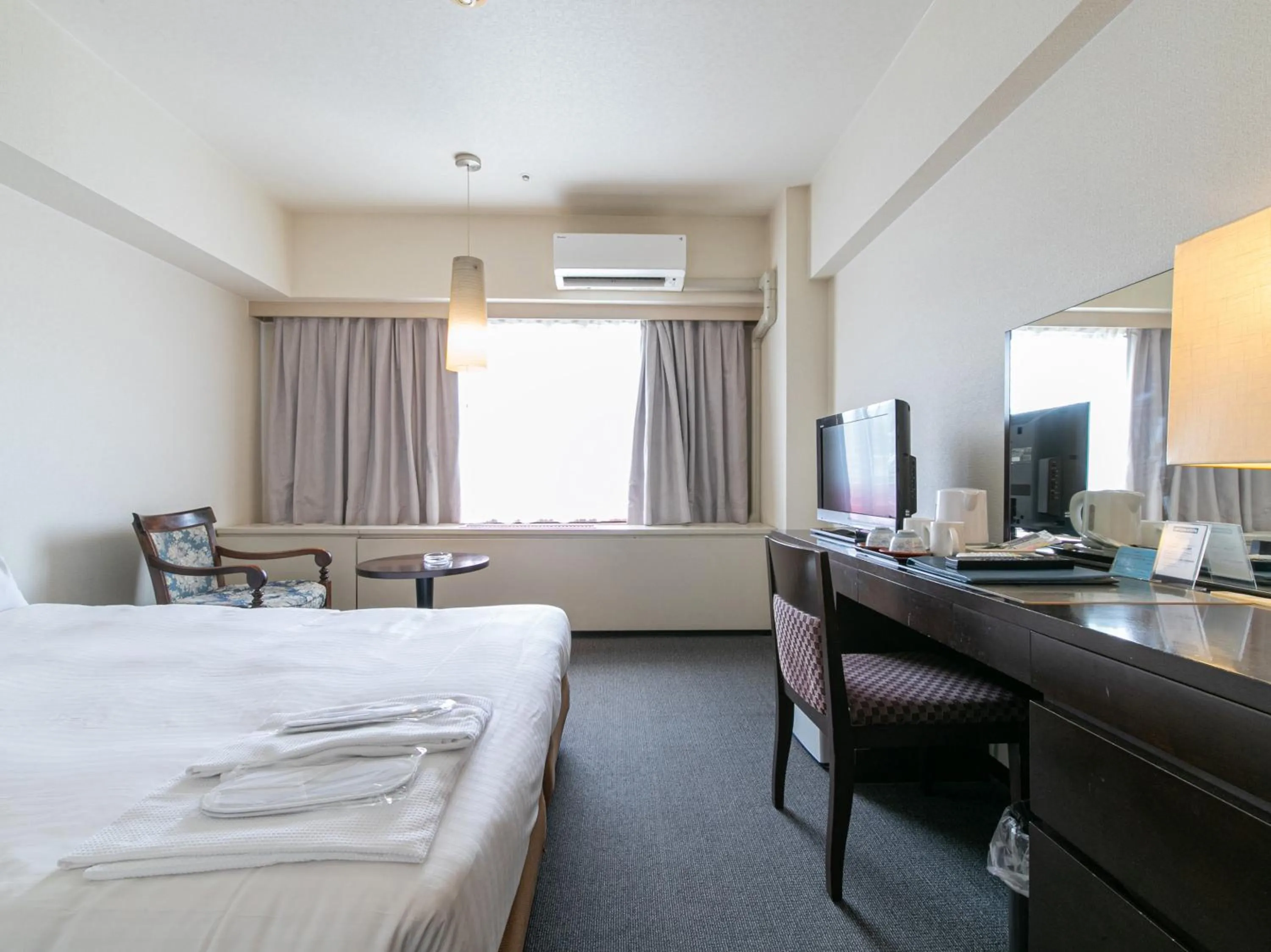 Bed in Victoria Inn Nagasaki