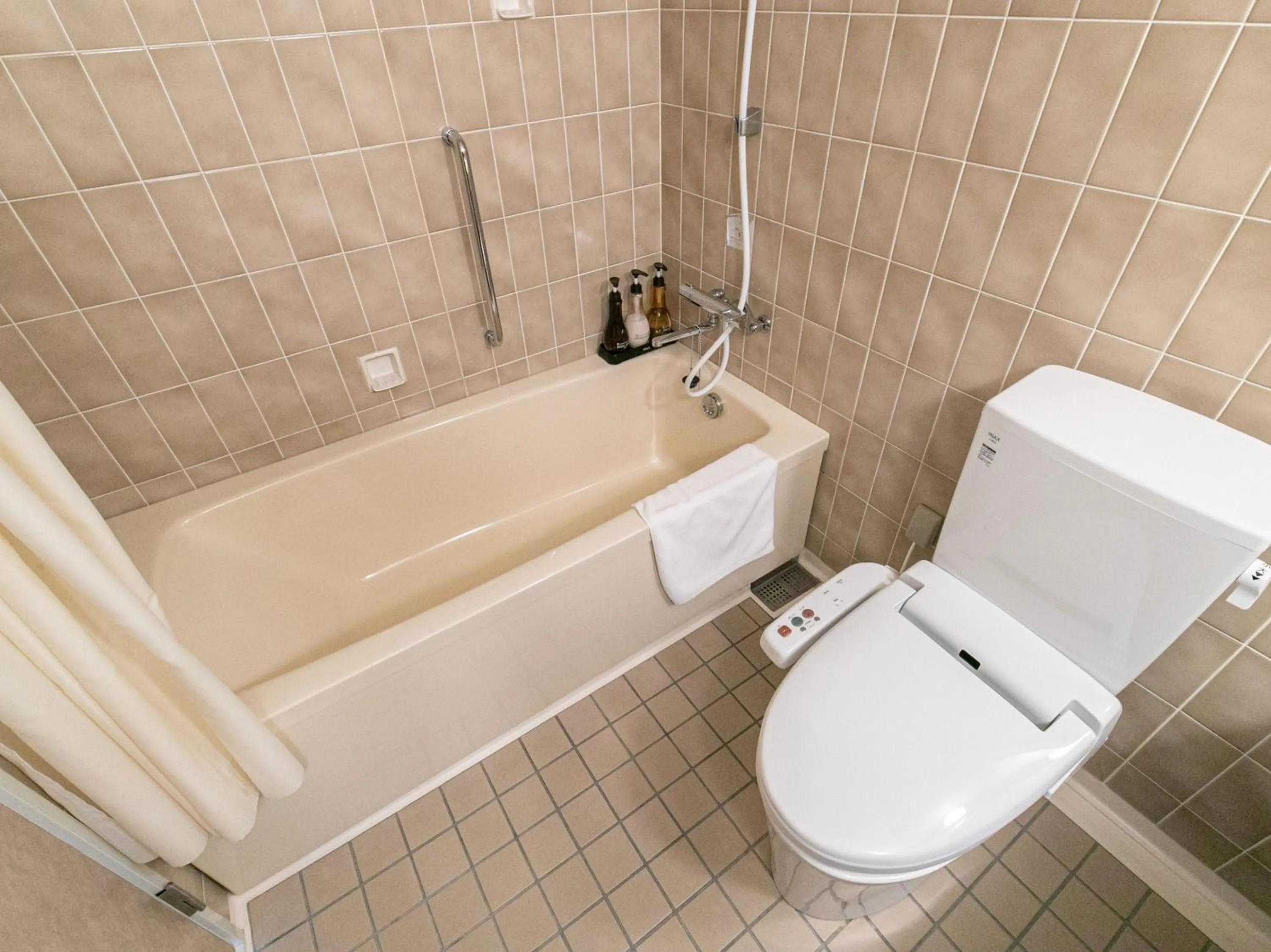 Shower in Victoria Inn Nagasaki