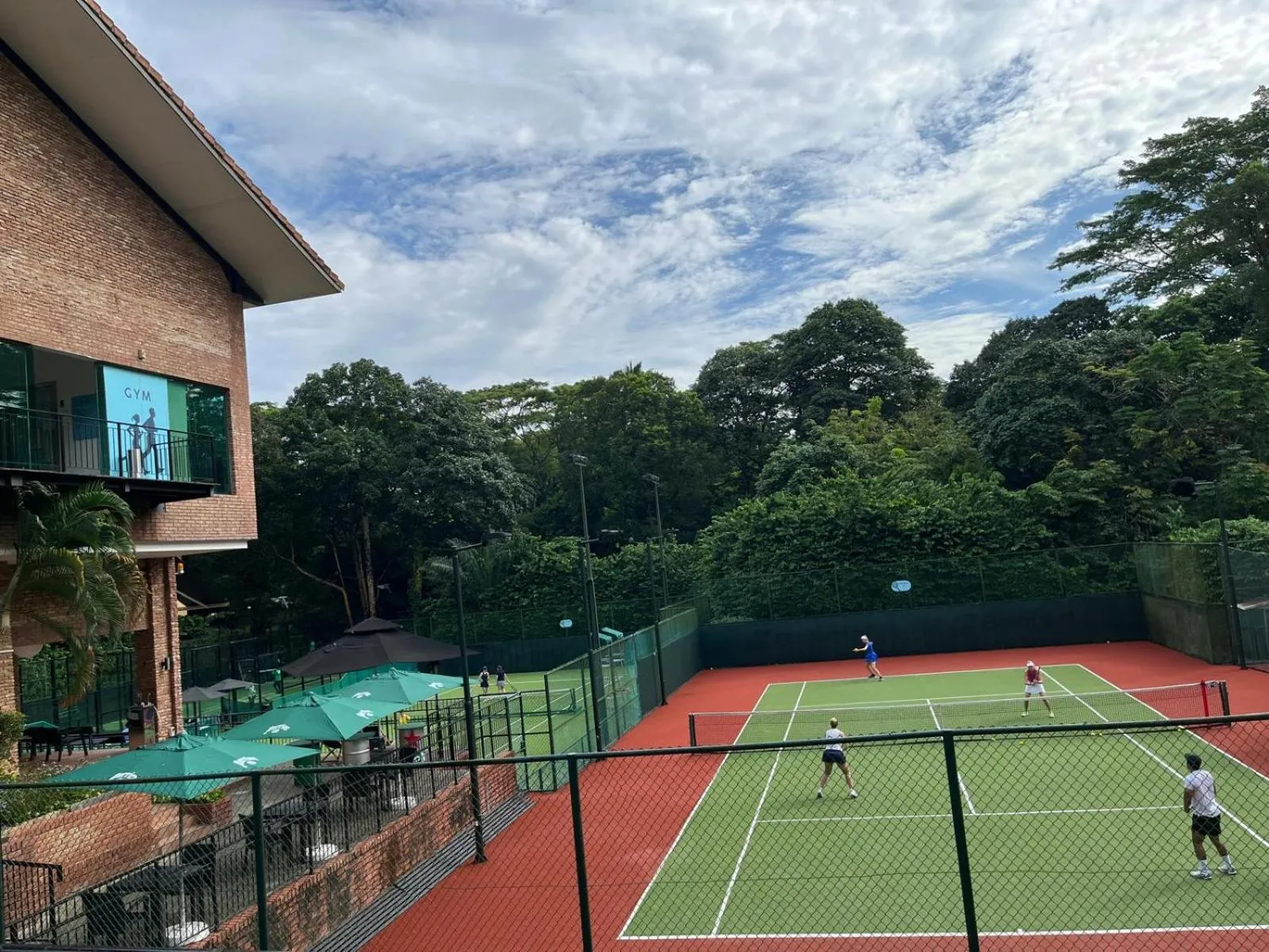 Tennis court in Hollandse Club Retreat