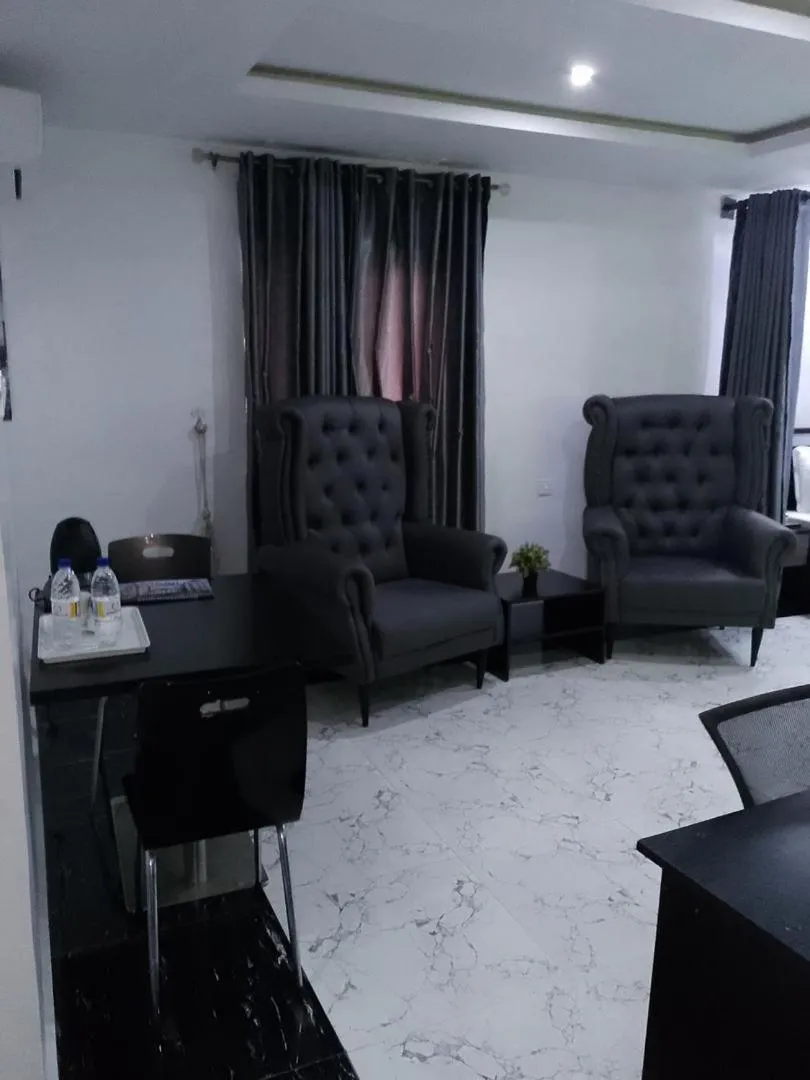G-pinnacle Hotel