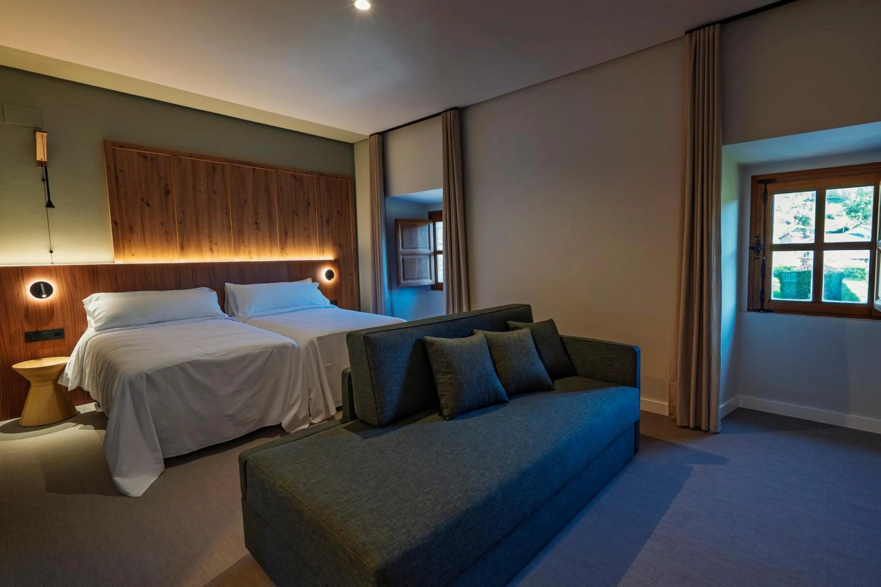 Photo of the whole room, Bed in Hotel Valle del Ambroz