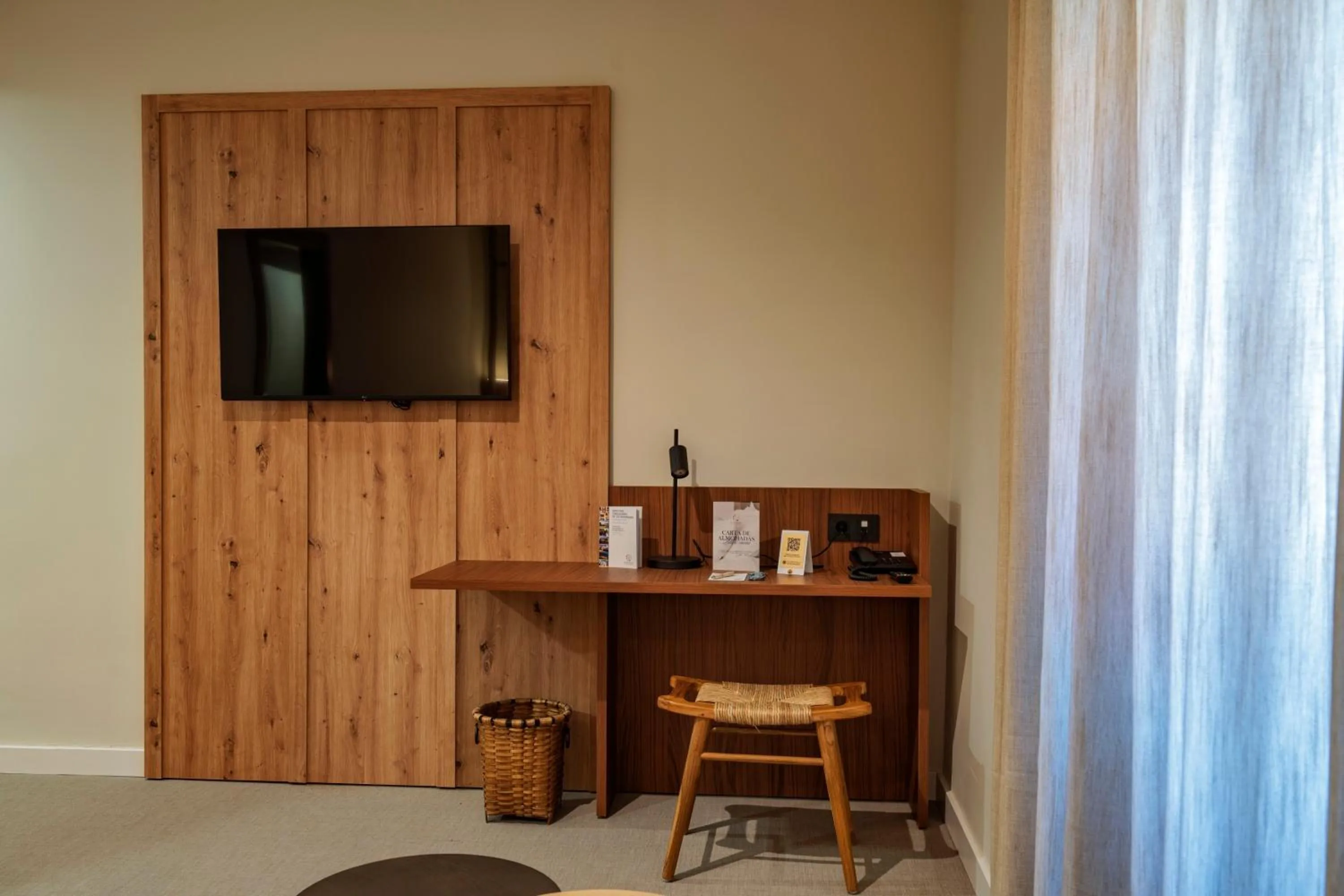 TV and multimedia in Hotel Valle del Ambroz