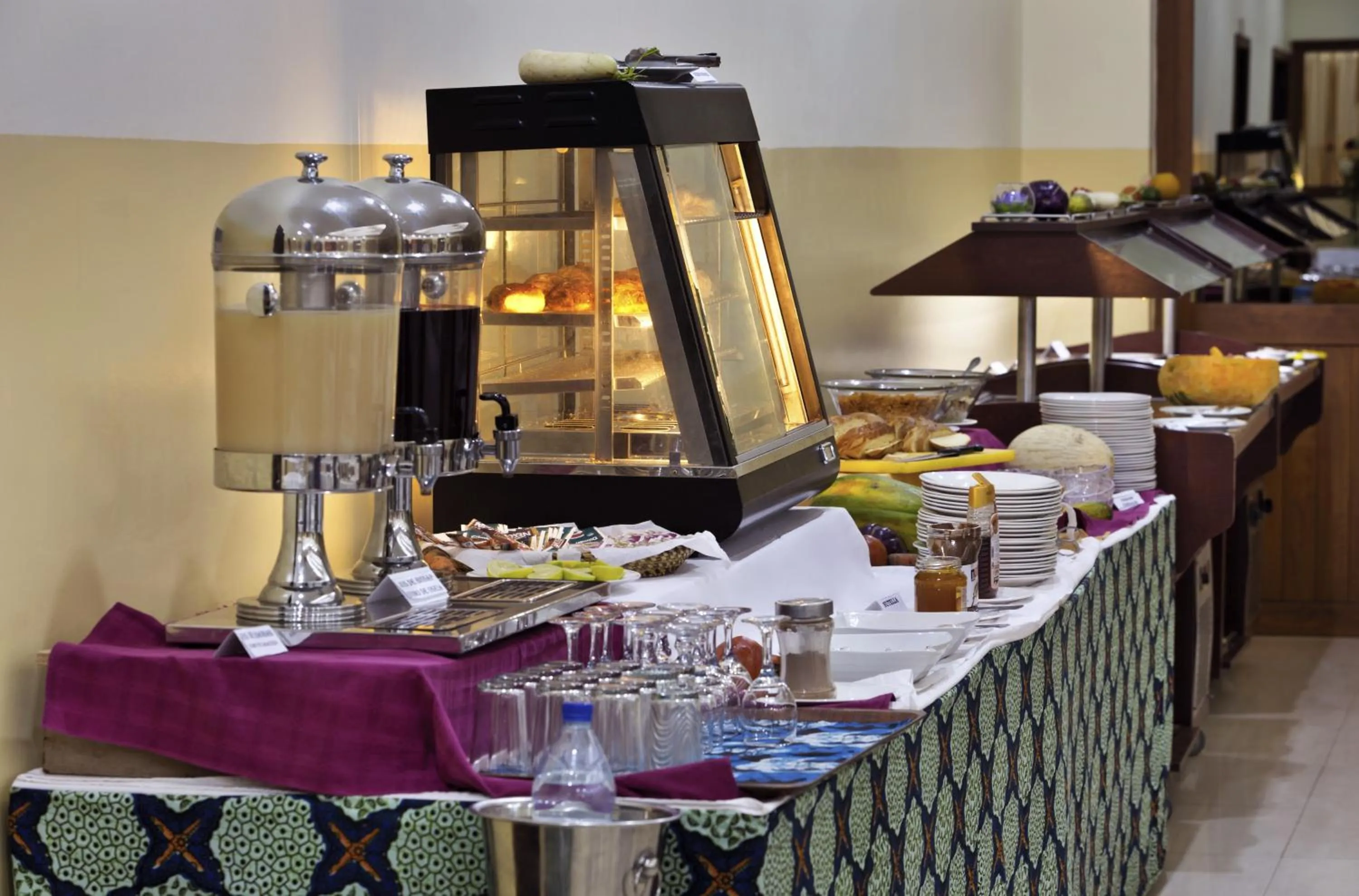 Restaurant/places to eat in Dunia Hôtel Bissau