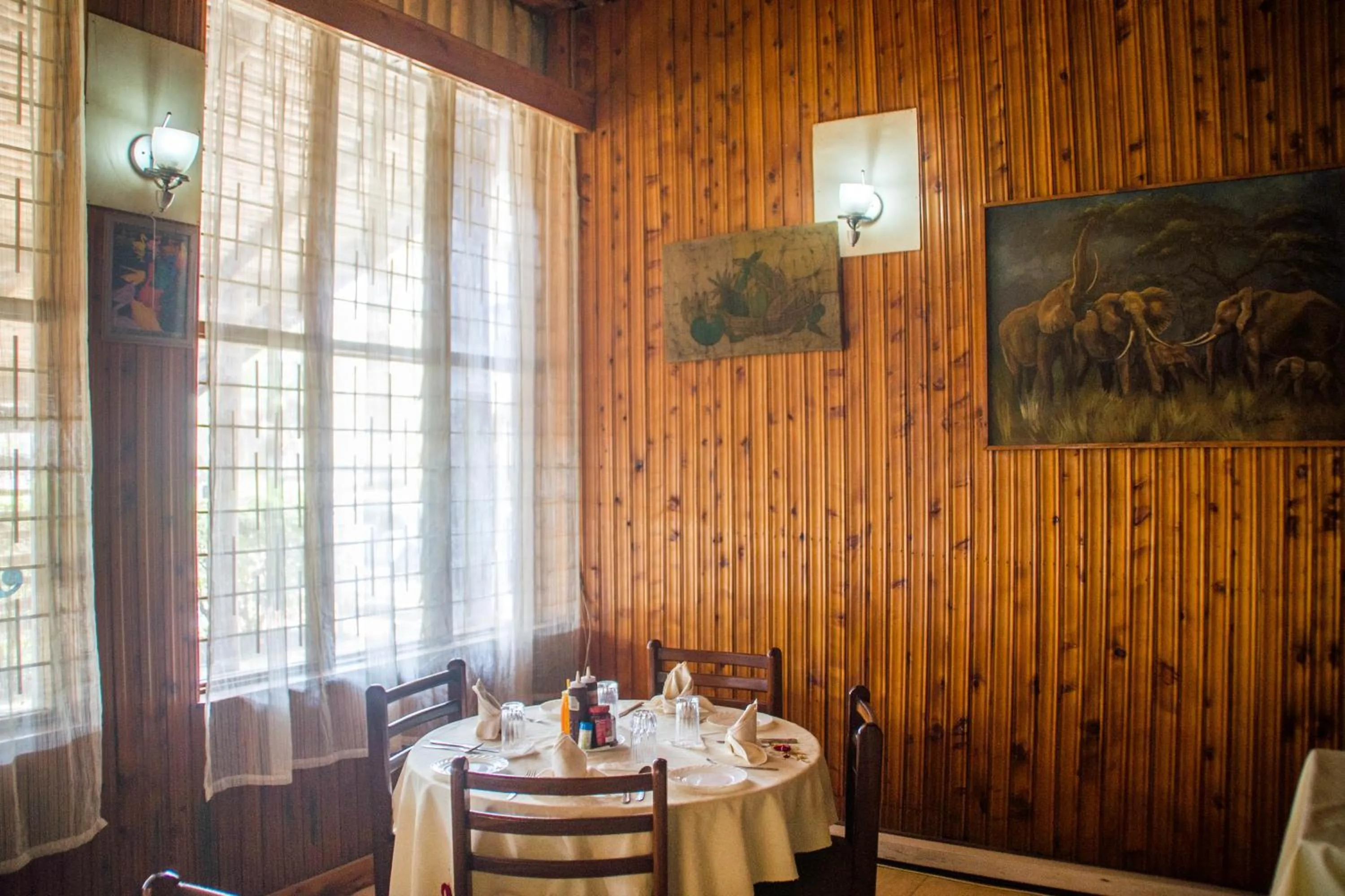 Restaurant/places to eat in Pelikan Hotel