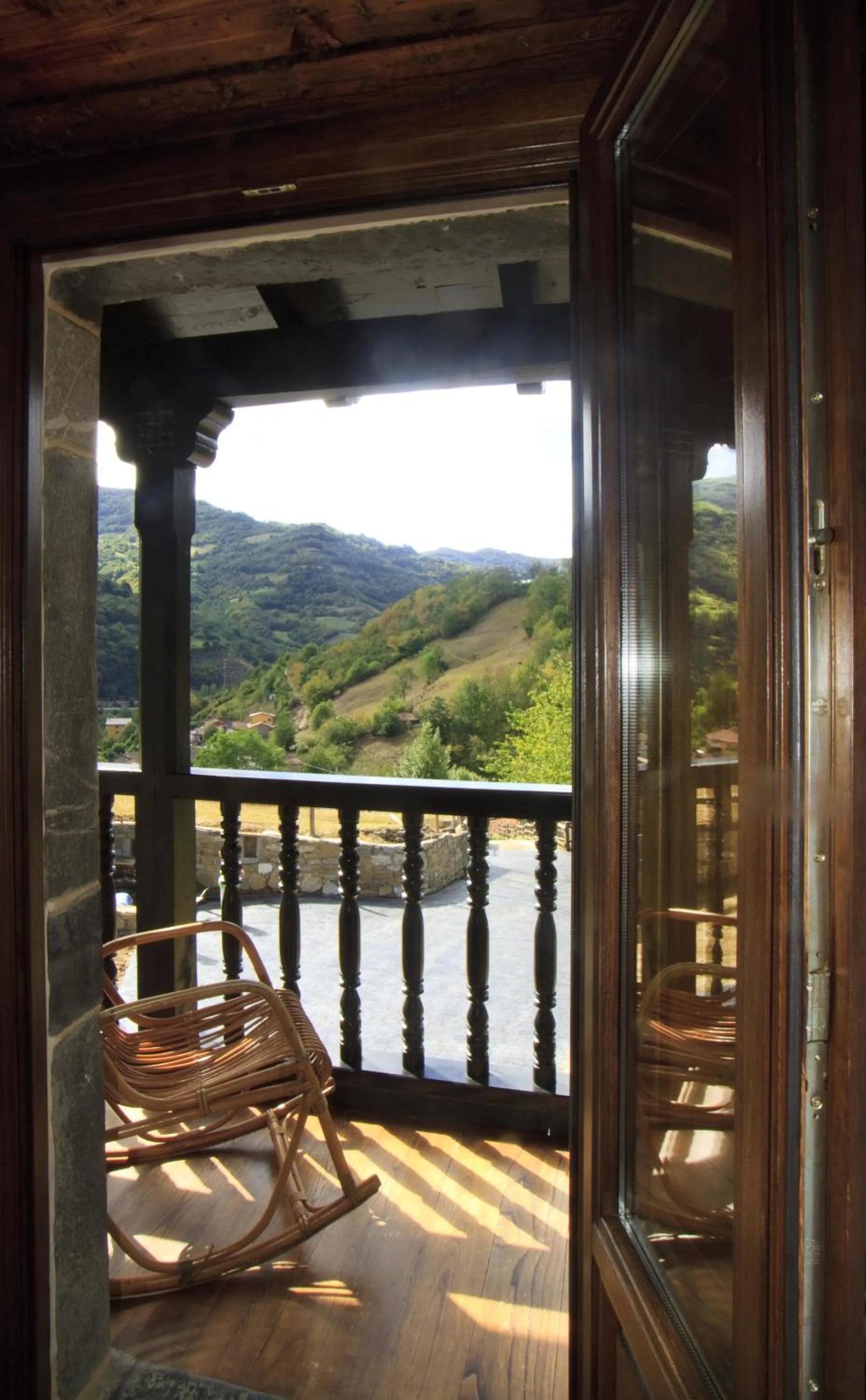 Day in Casona de El Castañíu