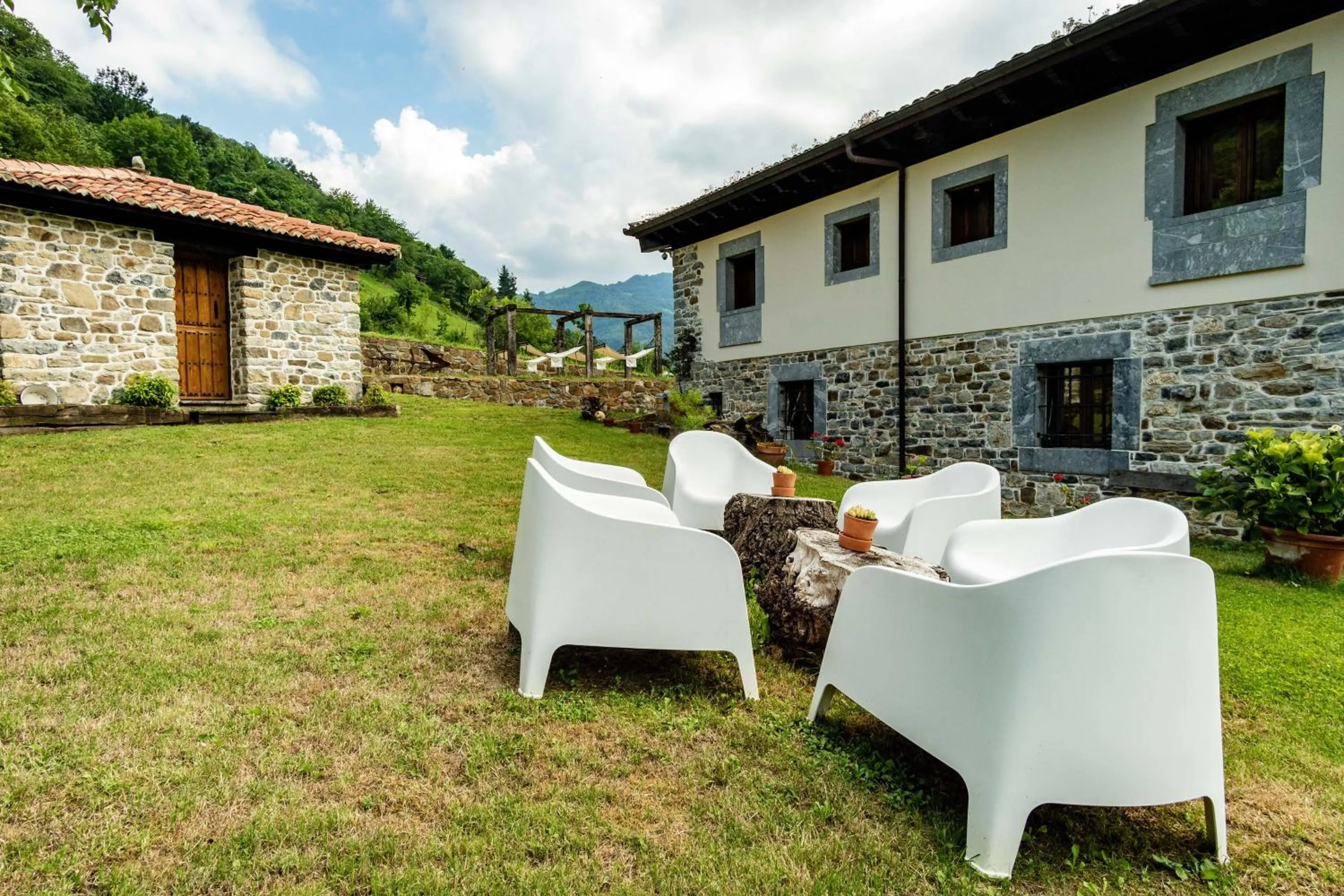 Property building in Casona de El Castañíu