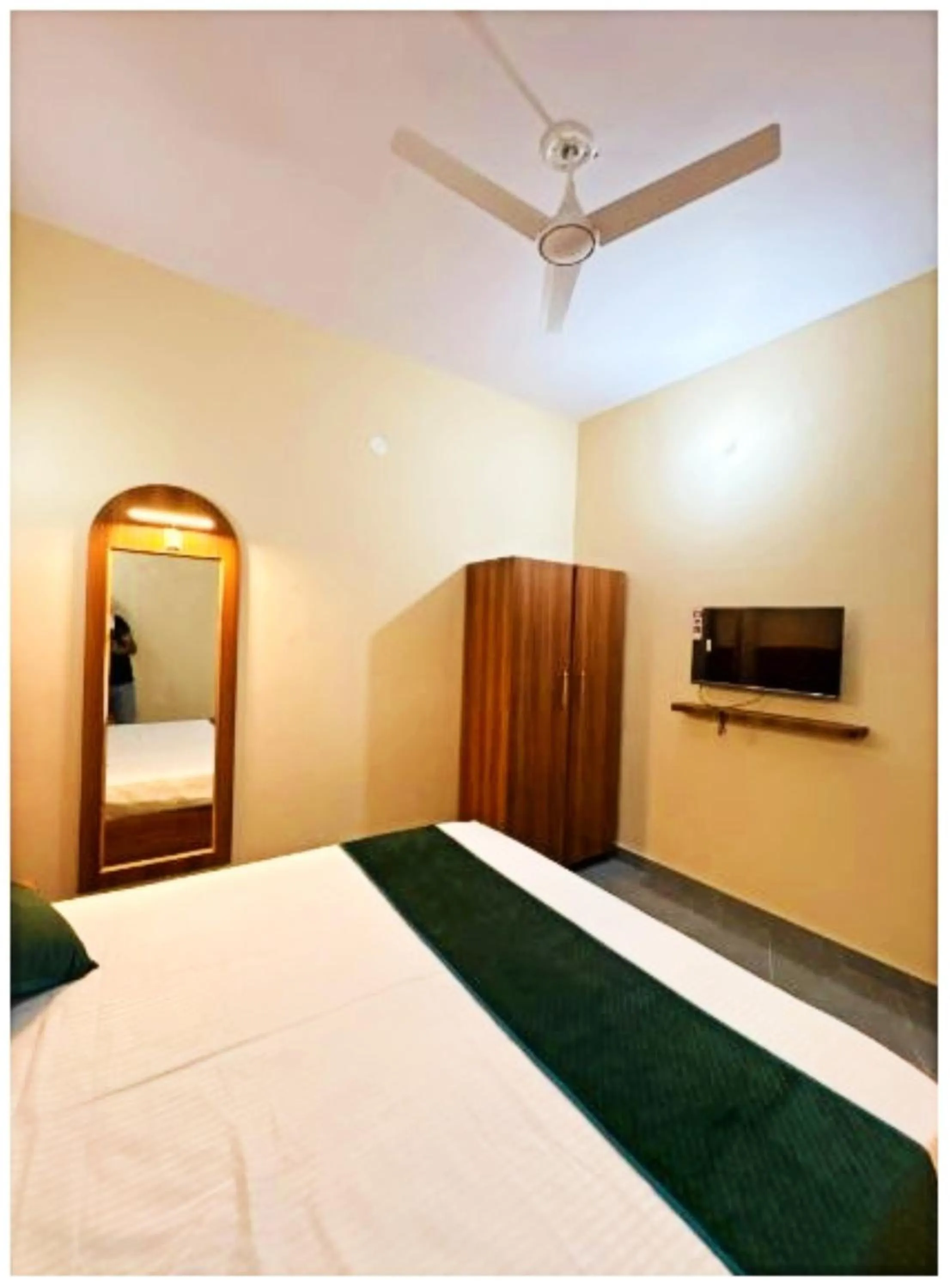 Bedroom, Bed in Hotel Jay ambey palace In Jaipur