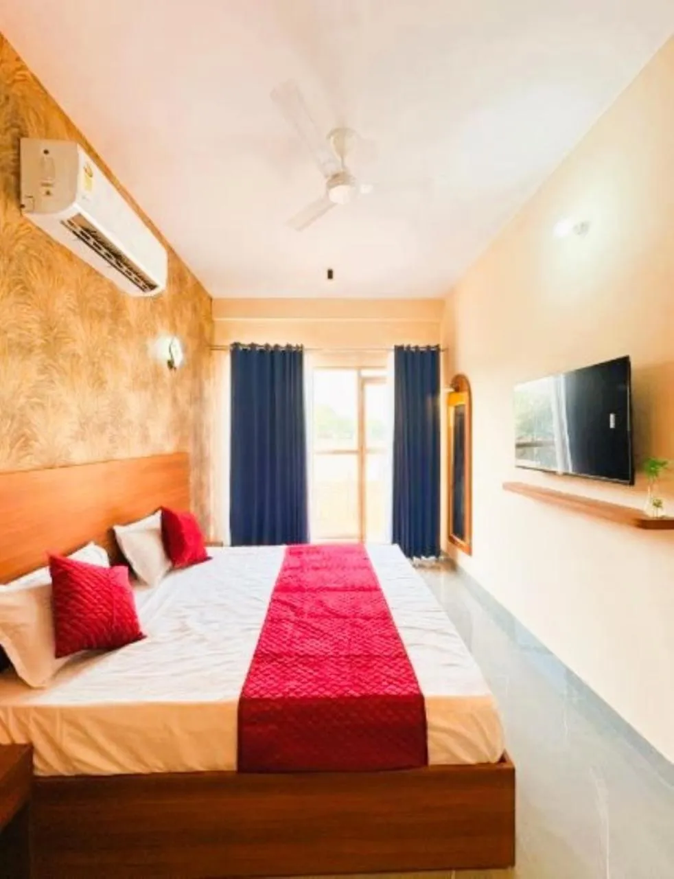 air conditioner, Bed in Hotel Jay ambey palace In Jaipur