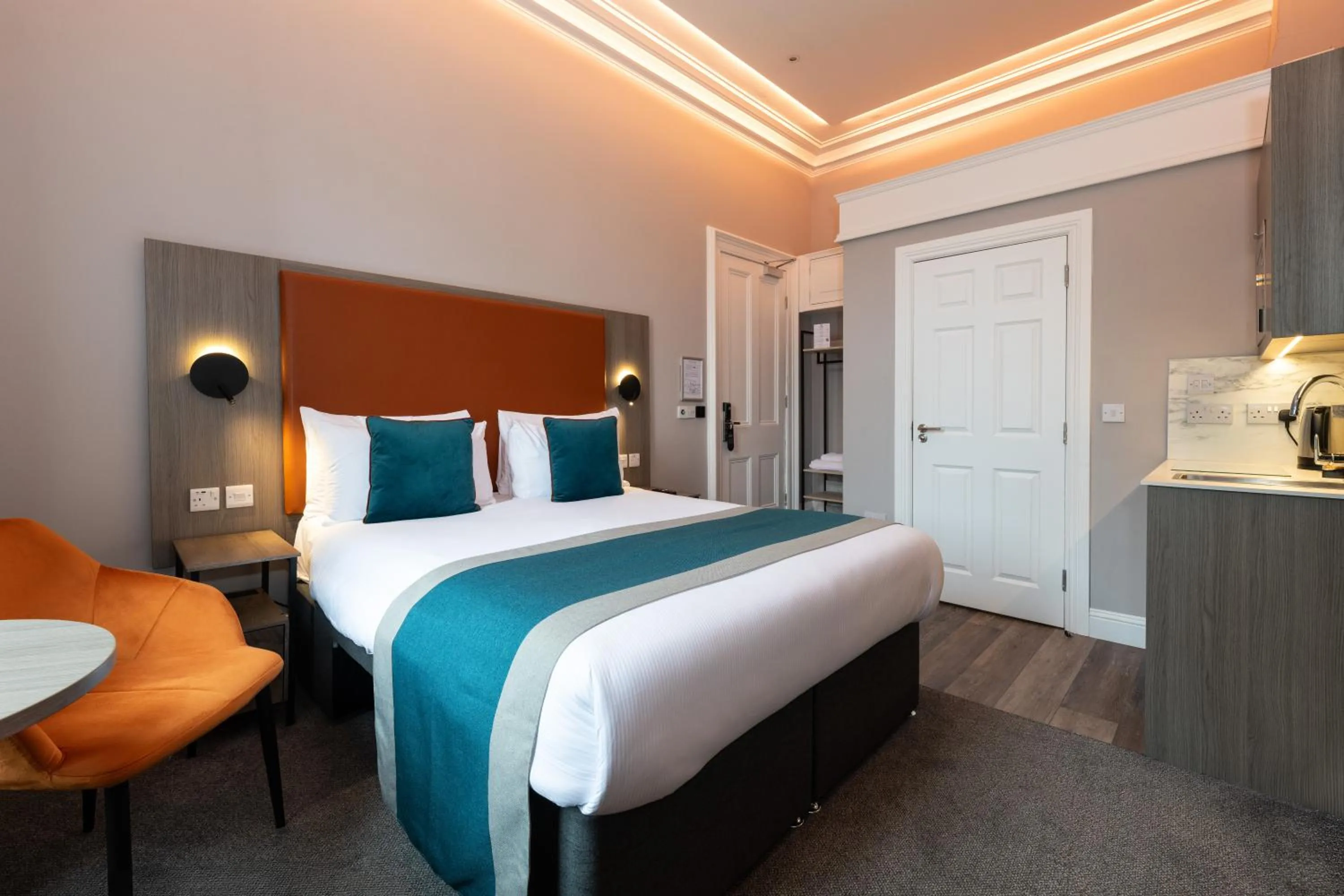 Bed in Linen Bank Residence - Aparthotel
