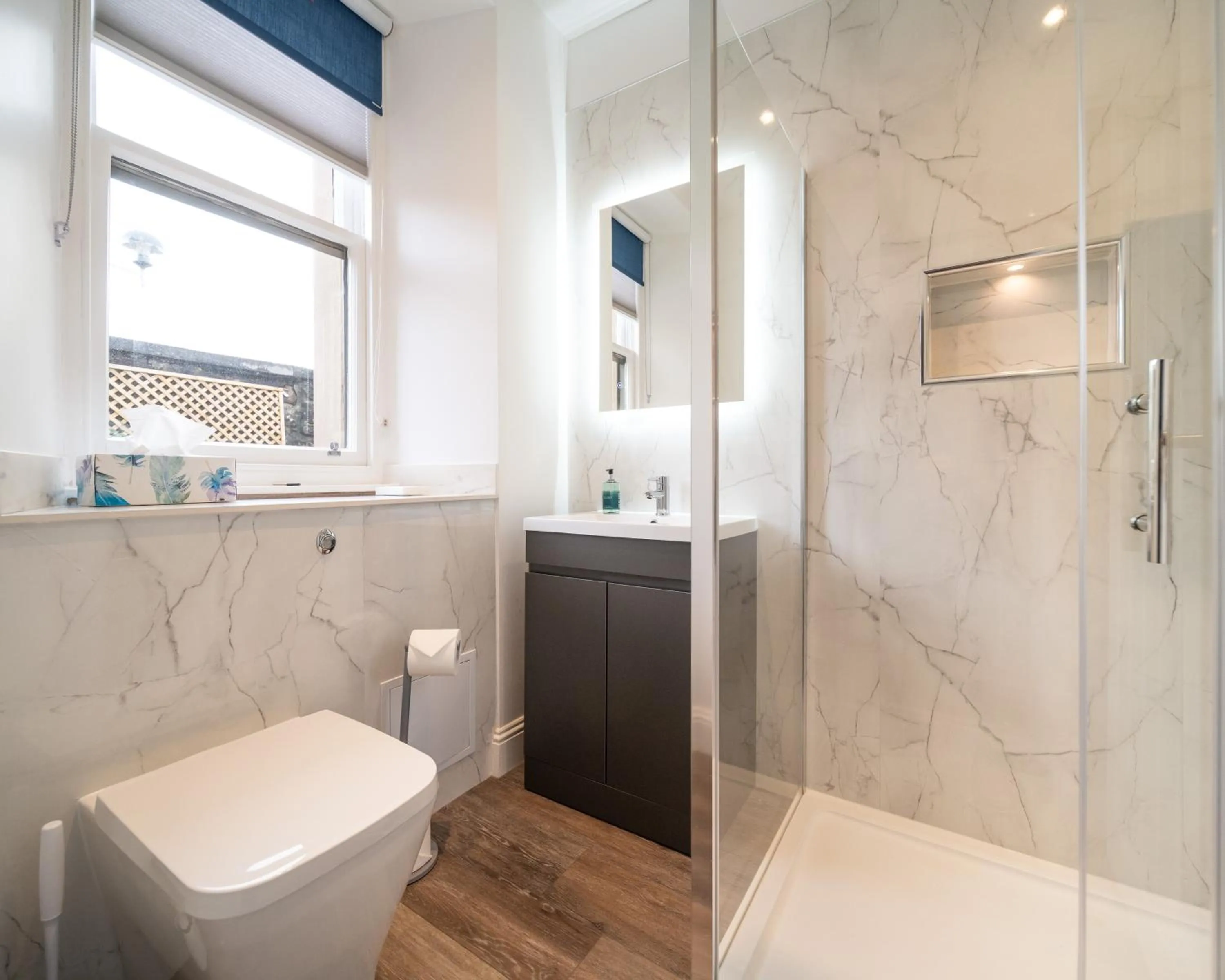 Shower in Linen Bank Residence - Aparthotel