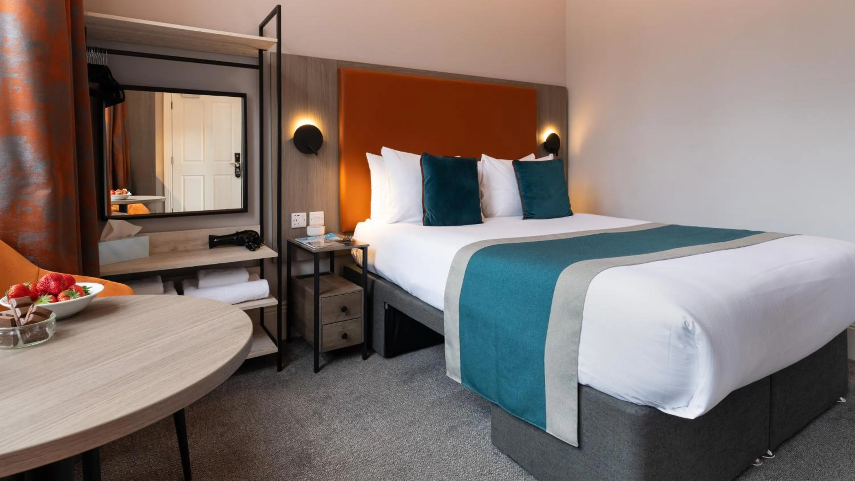 Bed in Linen Bank Residence - Aparthotel