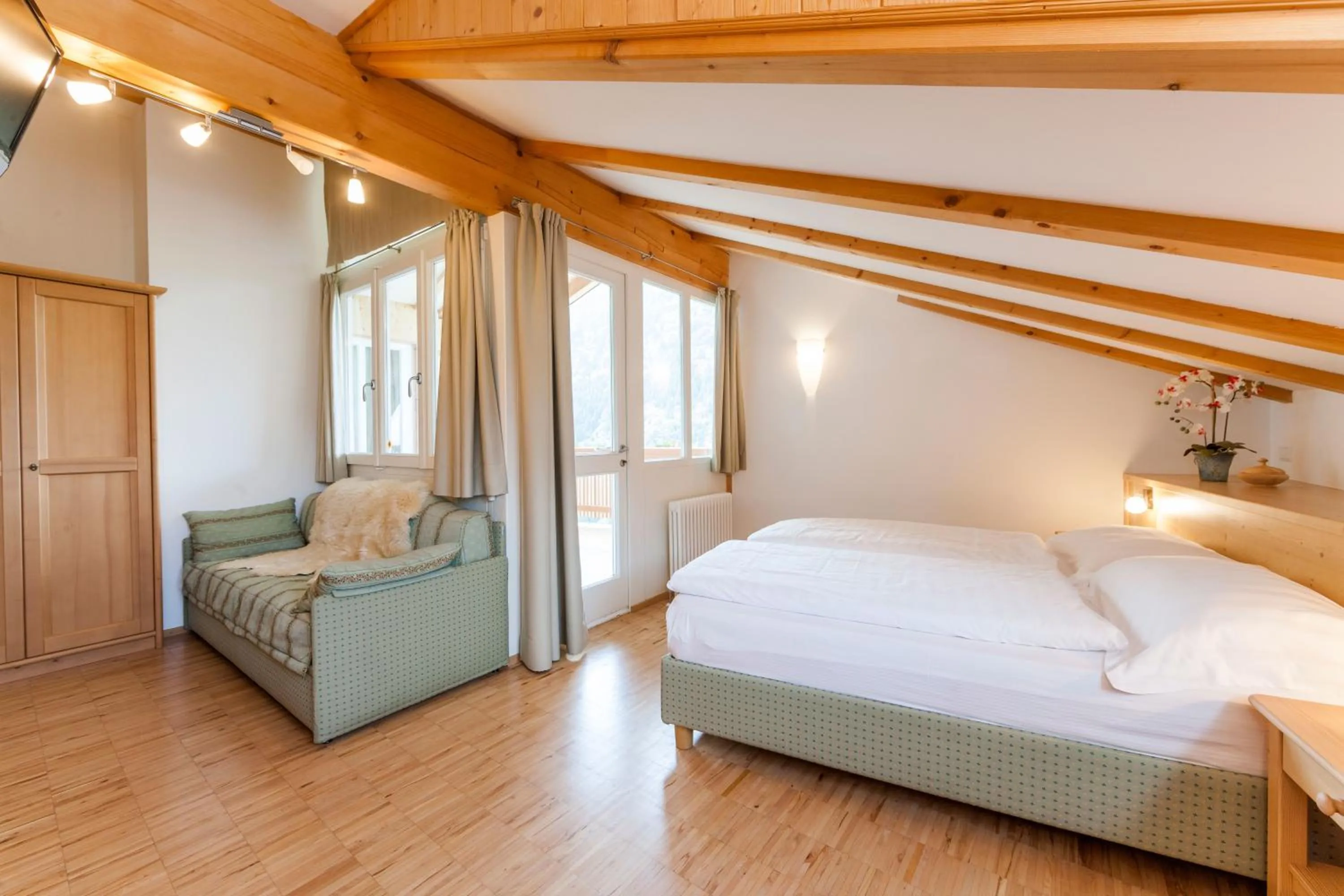 Bedroom, Bed in Berggasthof Locanda Alpina Dorfner