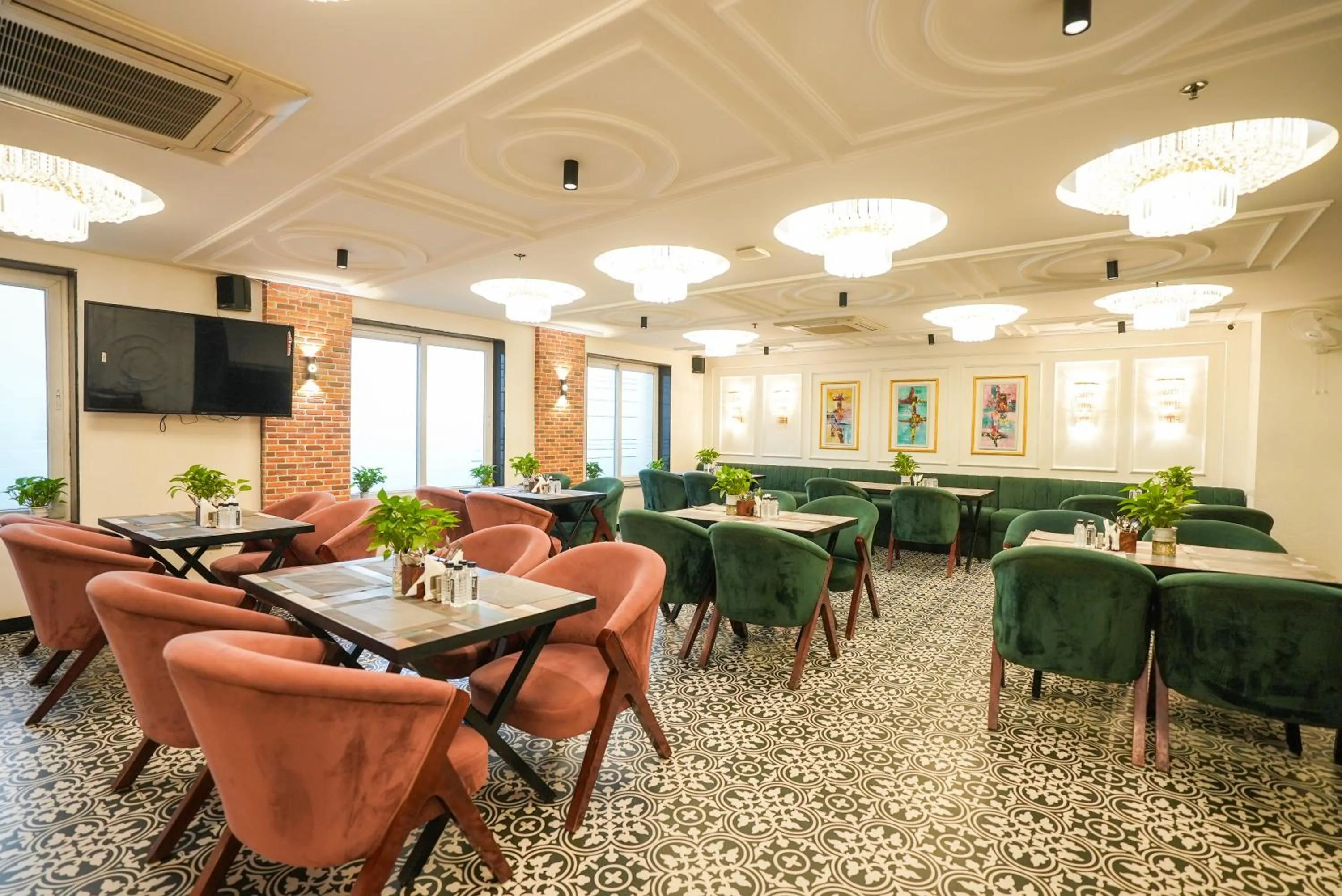 Restaurant/places to eat in The Riverstone Inn