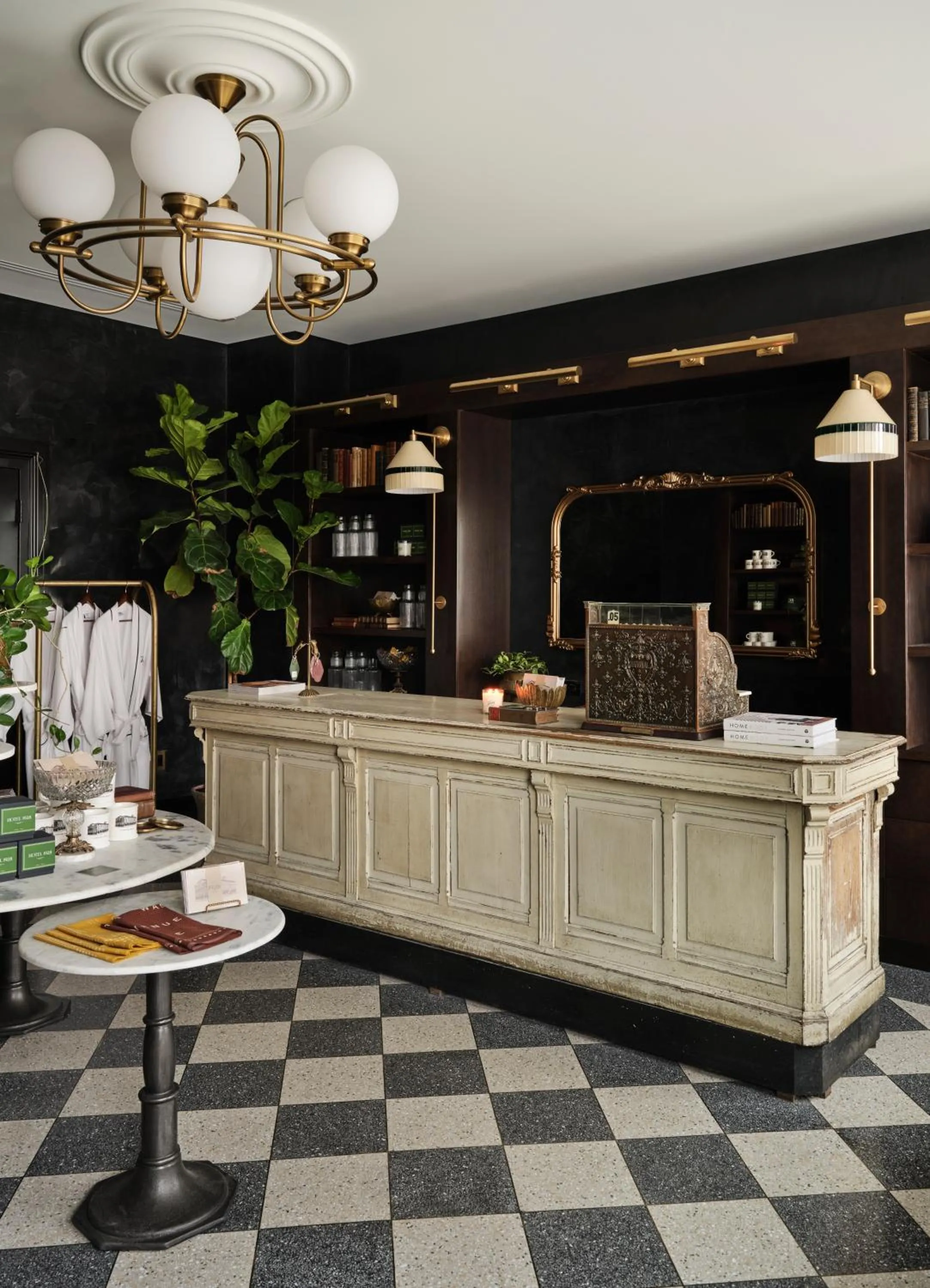 On-site shops in Hotel 1928