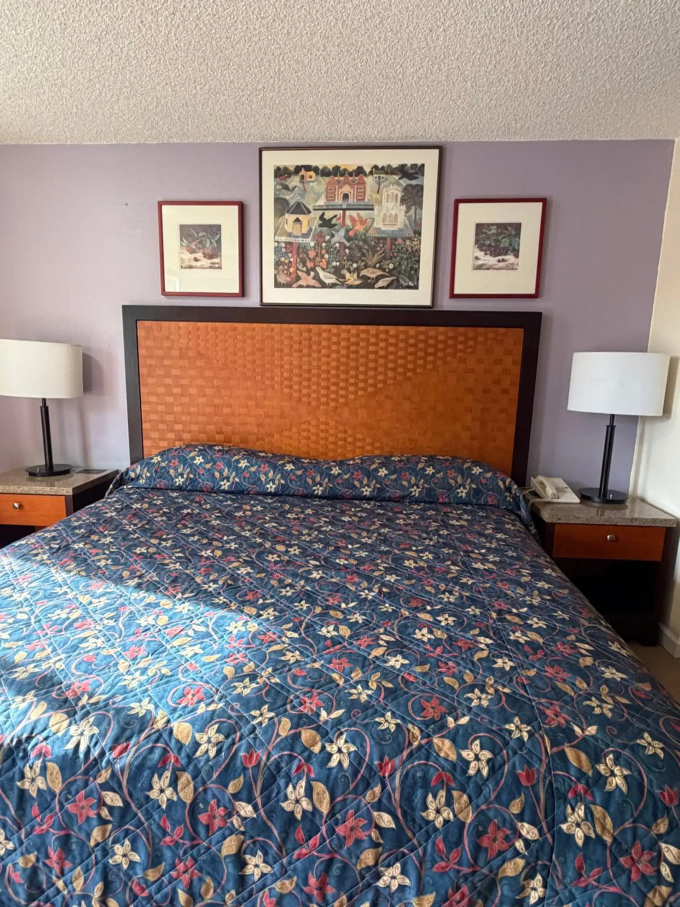 Deluxe Room (2 Adults + 1 Child) in Federal Way Motel Deluxe Room (2 Adults + 1 Child) in Federal Way Motel