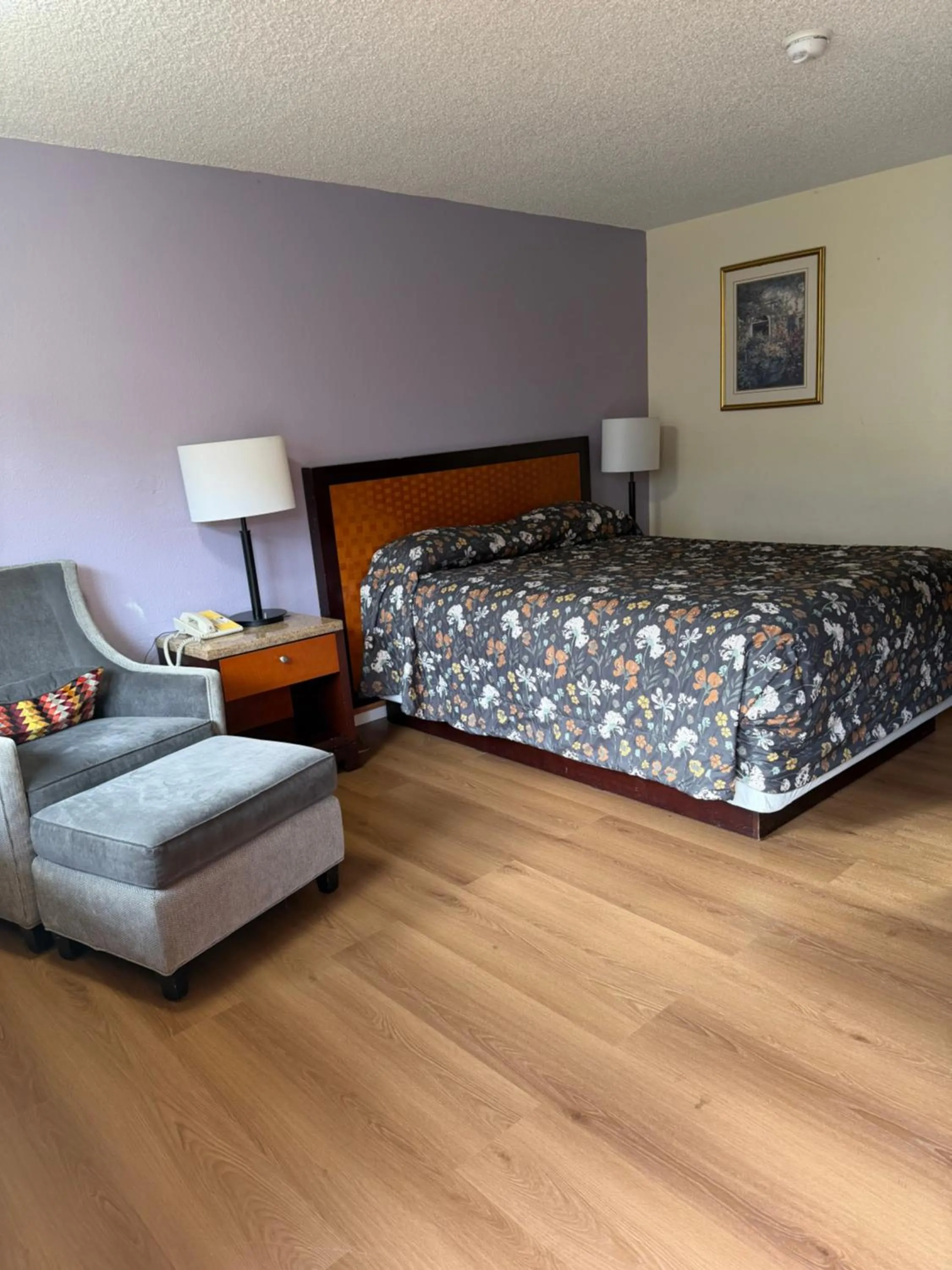 Standard Double Room in Federal Way Motel