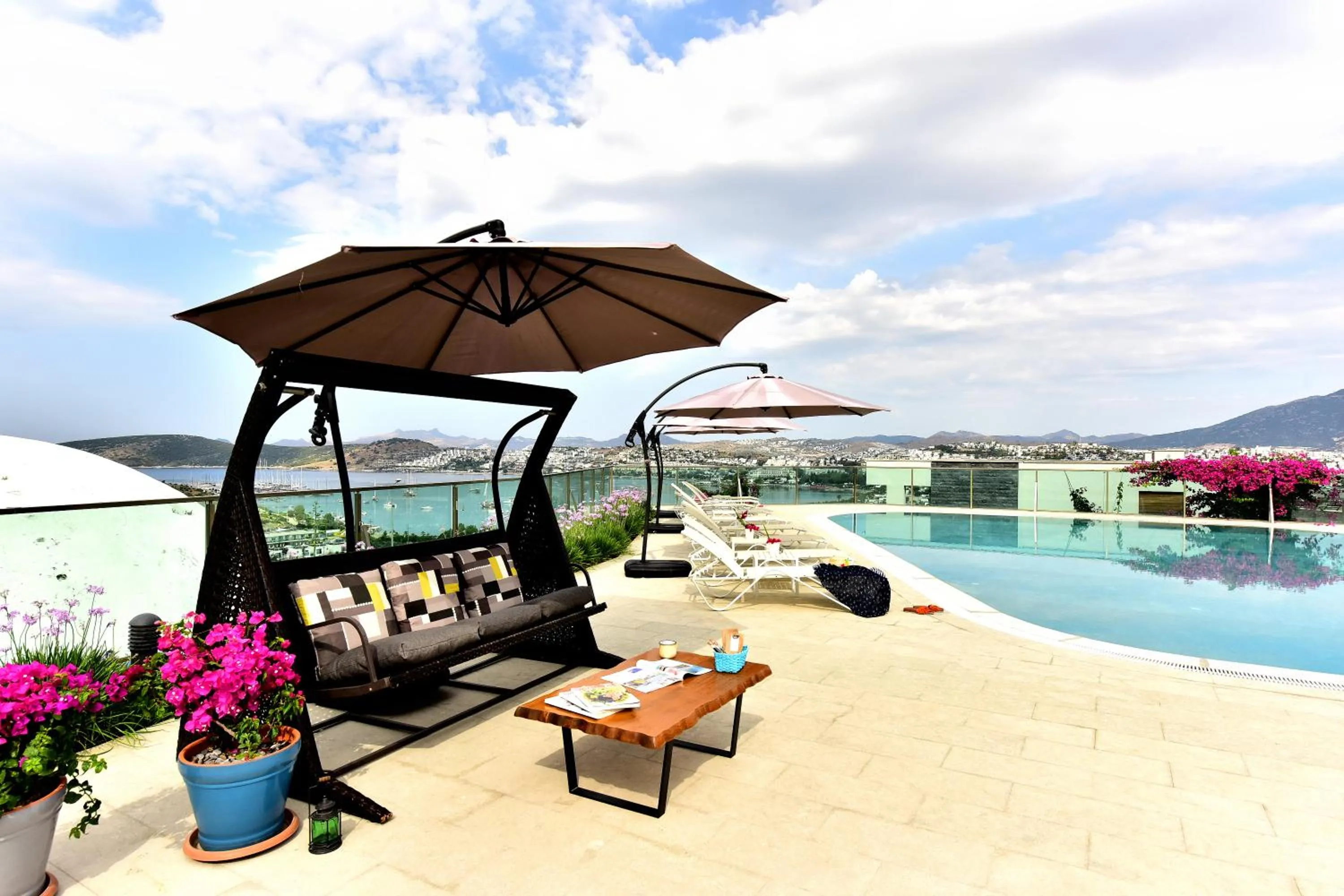 Pool view in Degirmenburnu Residence