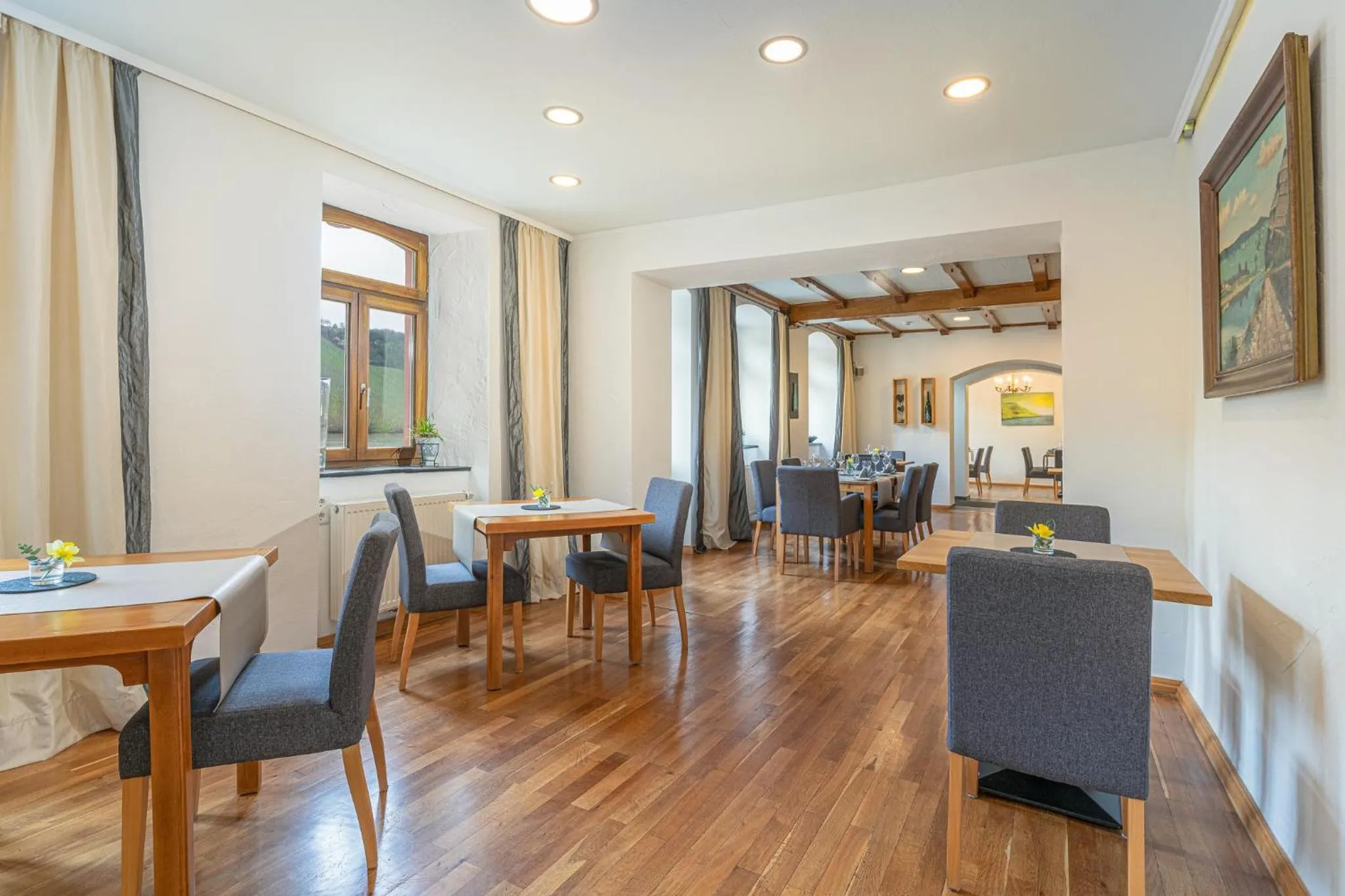 Restaurant/places to eat in Hotel- Weingut- Moselloreley