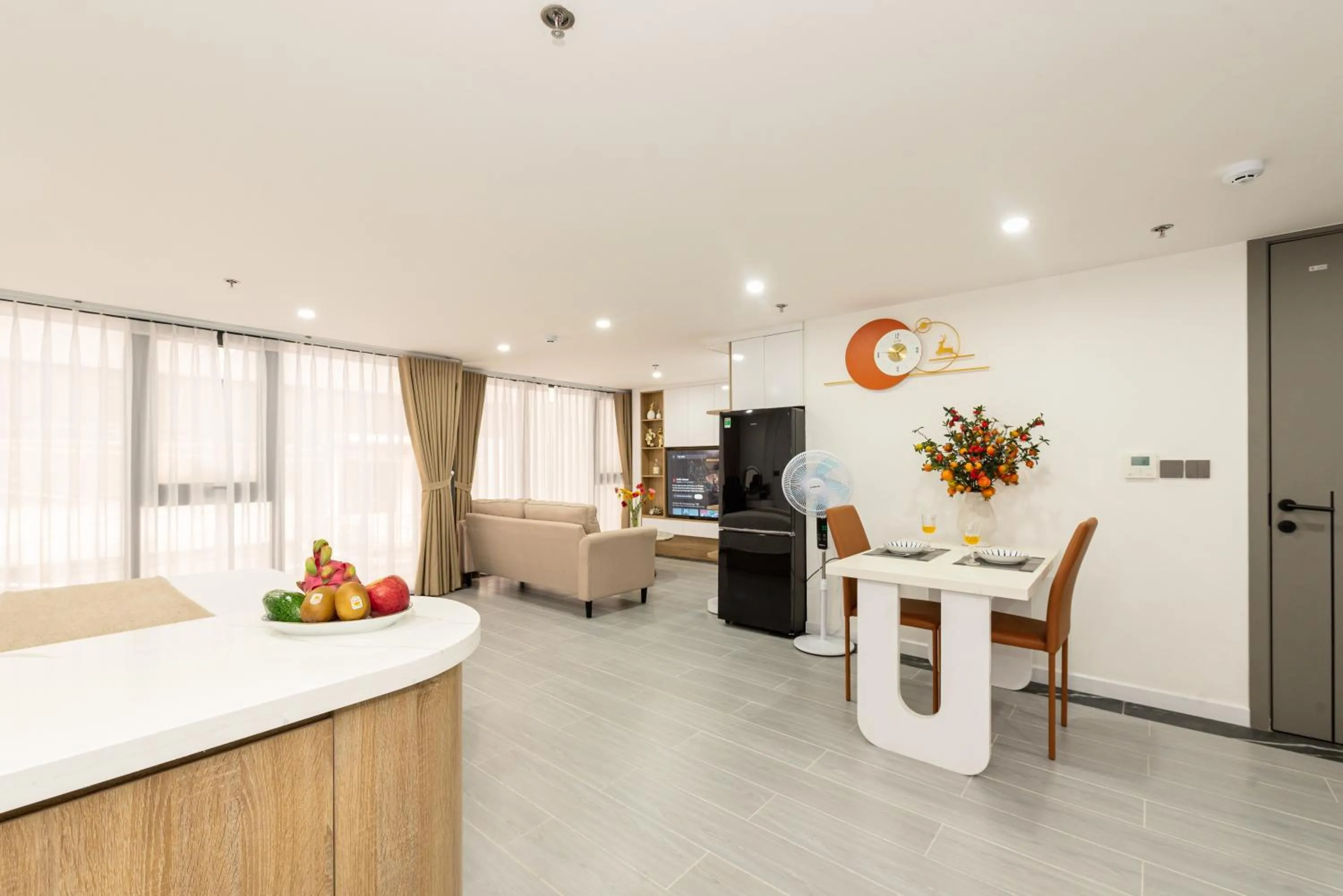Deluxe Queen Studio  - single occupancy in Myrcella Apartment