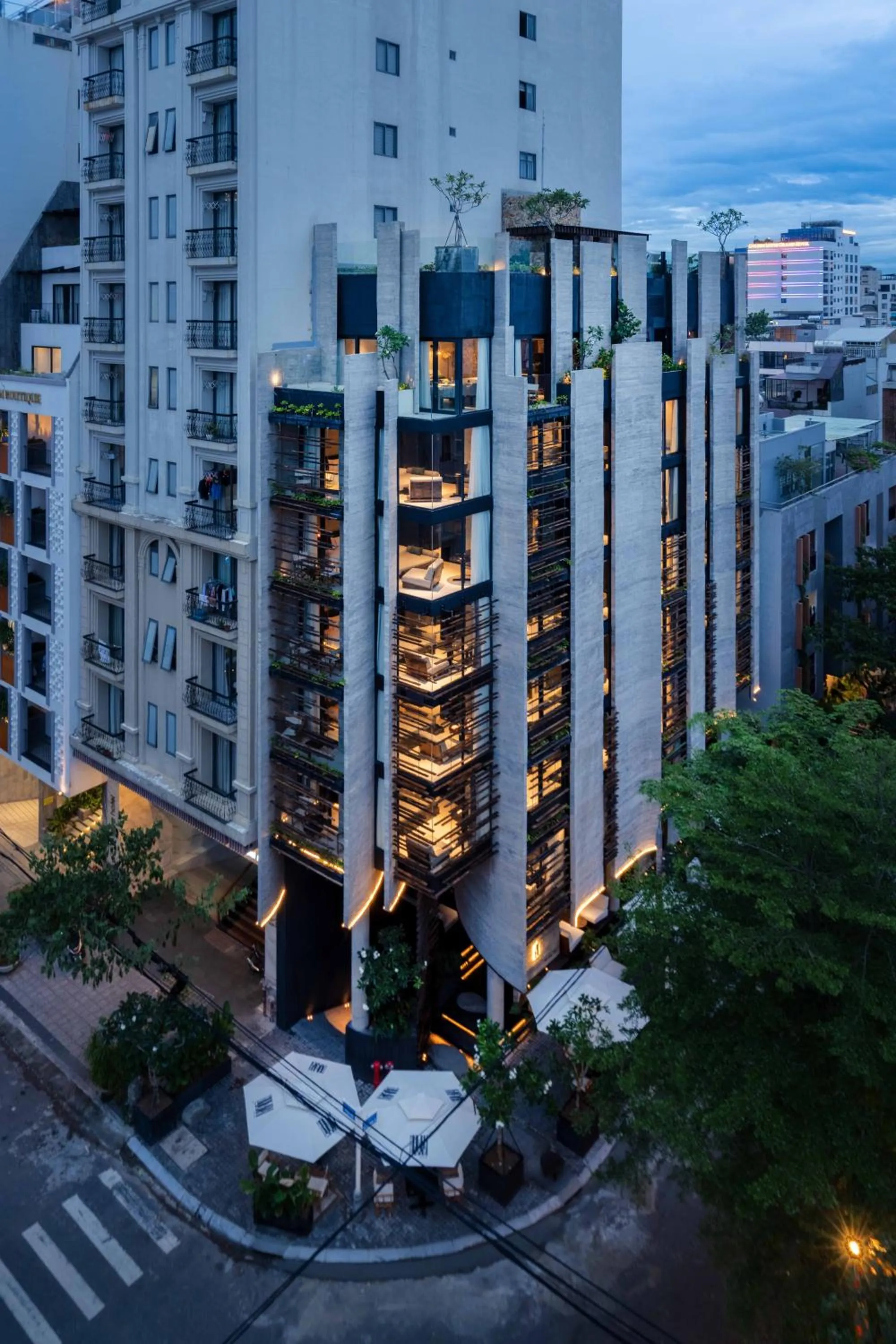 Property building in Hôtel de Soie