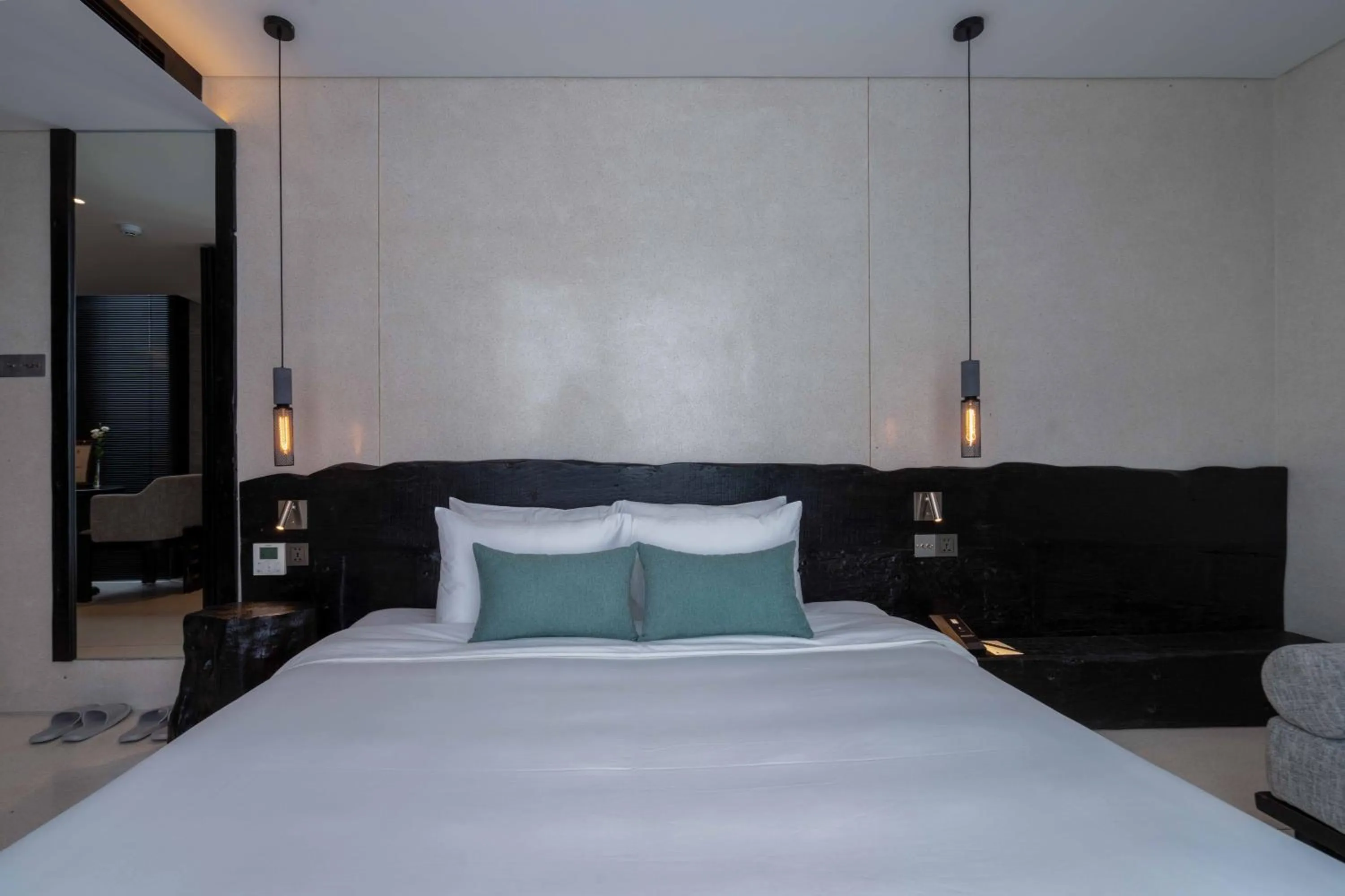 Bedroom, Bed in Hôtel de Soie