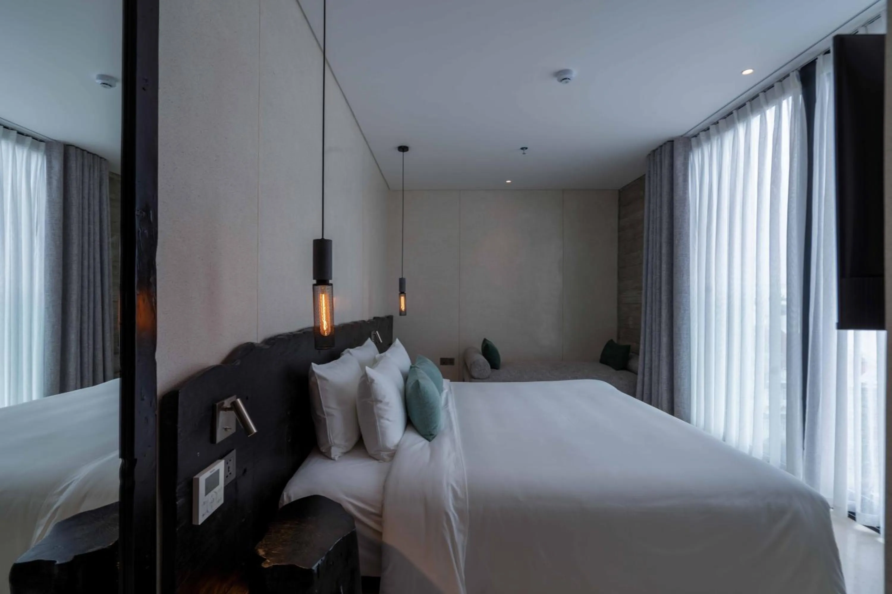 Bedroom, Bed in Hôtel de Soie