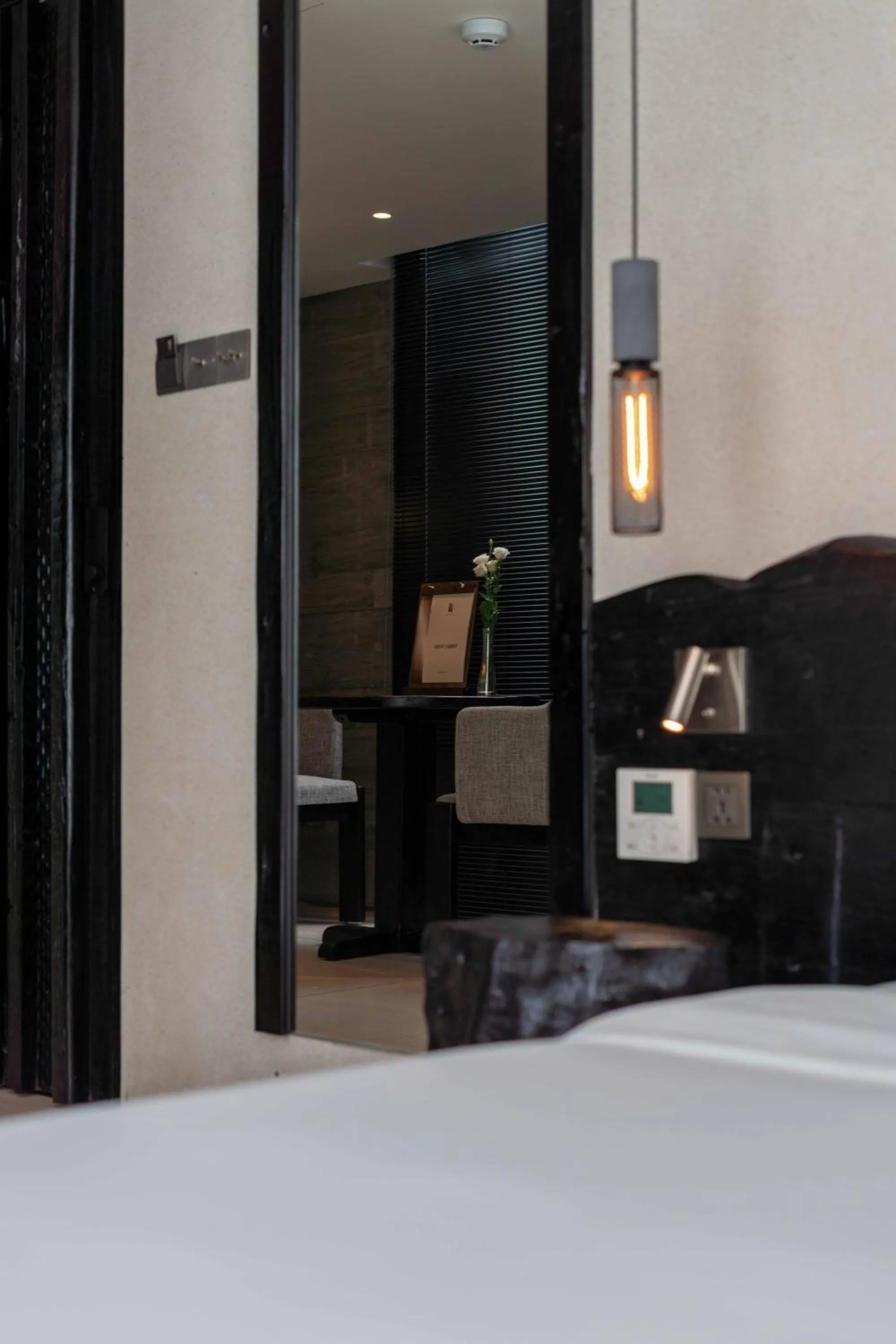 Bedroom, Bed in Hôtel de Soie