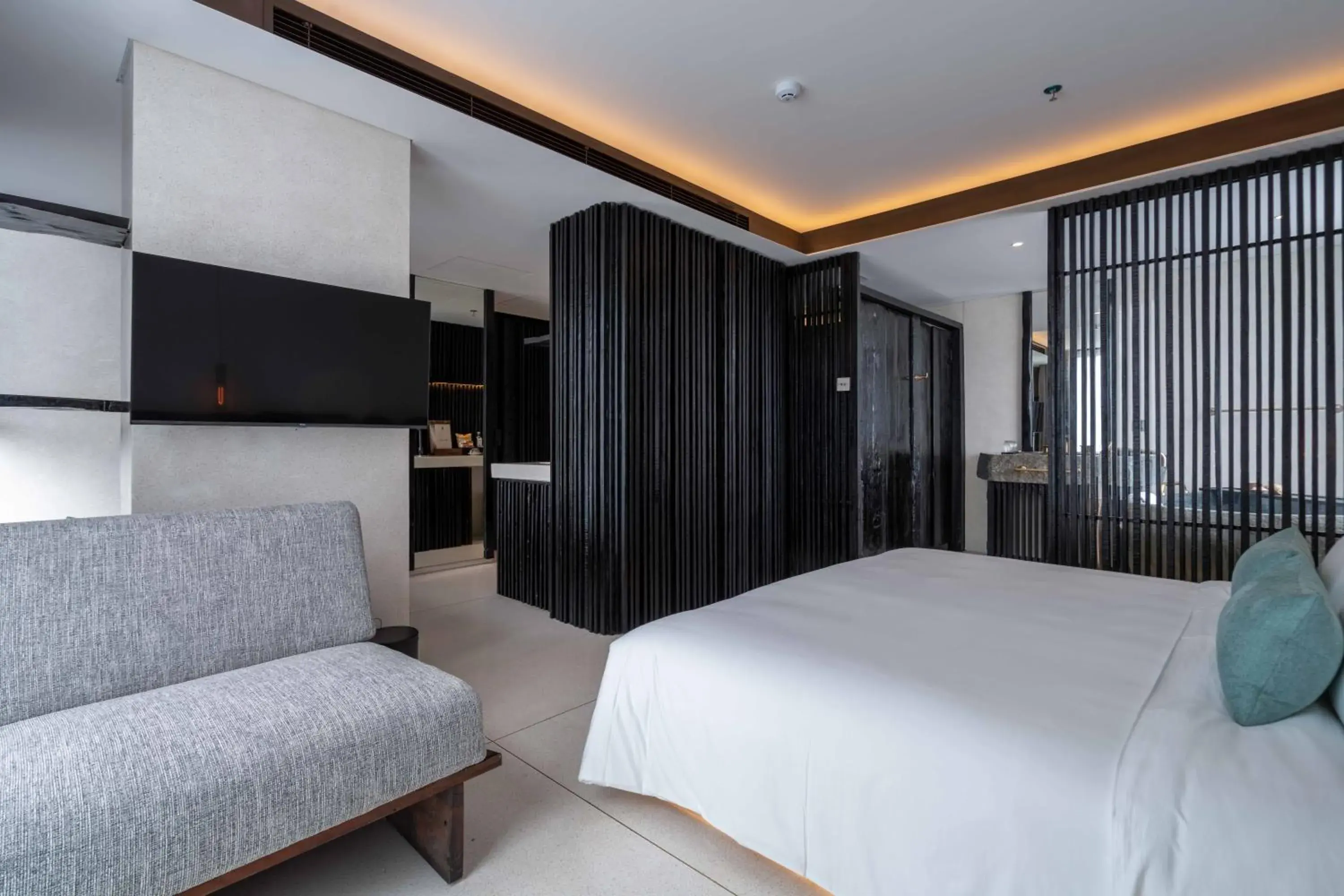 Bedroom, Bed in Hôtel de Soie Bedroom, Bed in Hôtel de Soie