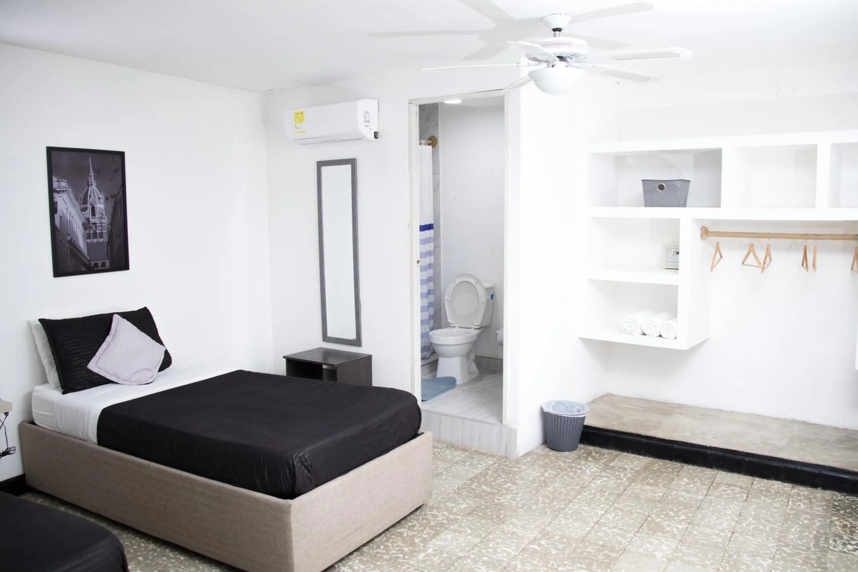 Bathroom, Bed in Hotel Casa Agena