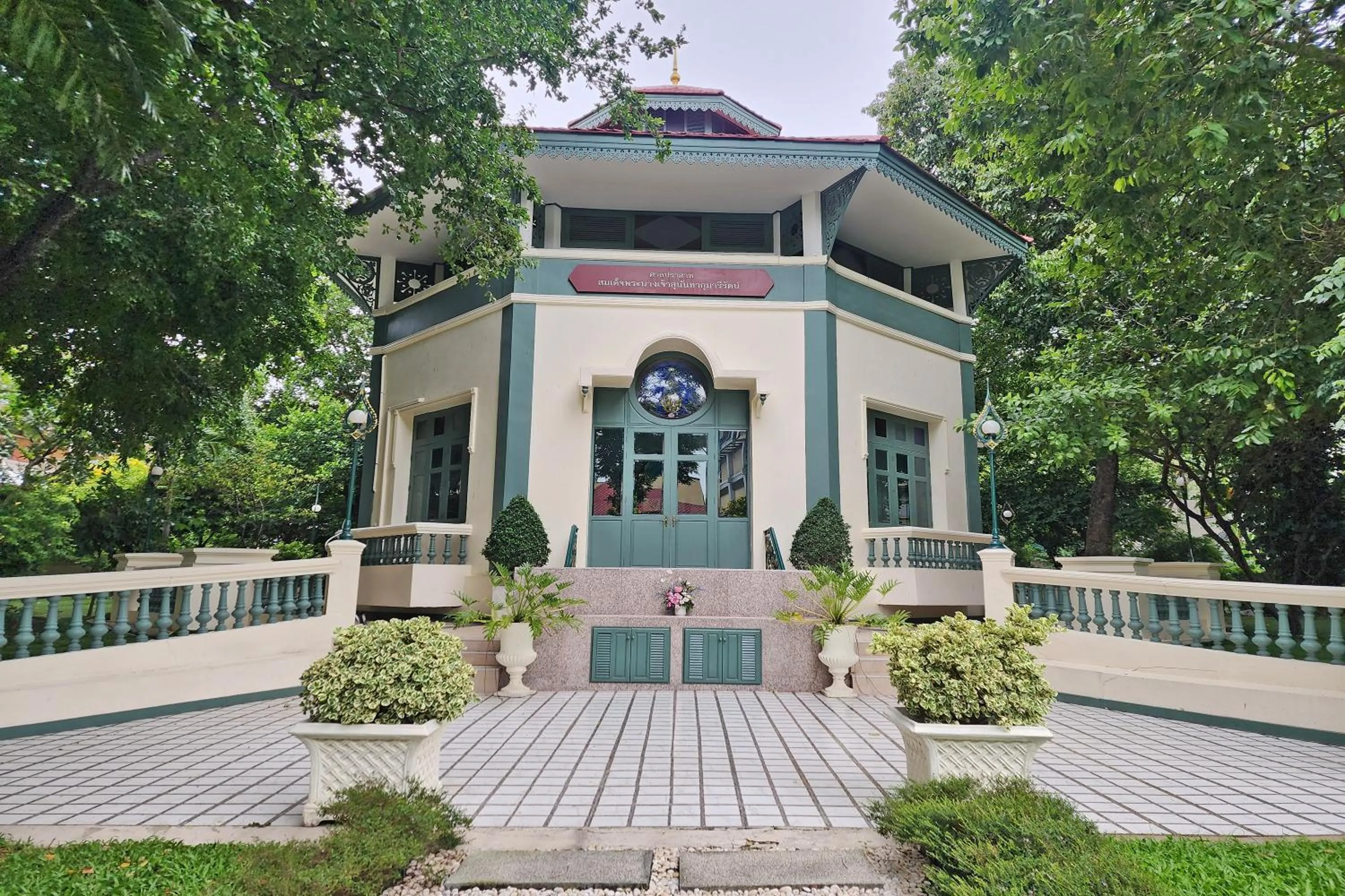 Nearby landmark in Suan Sunandha Palace Hotel