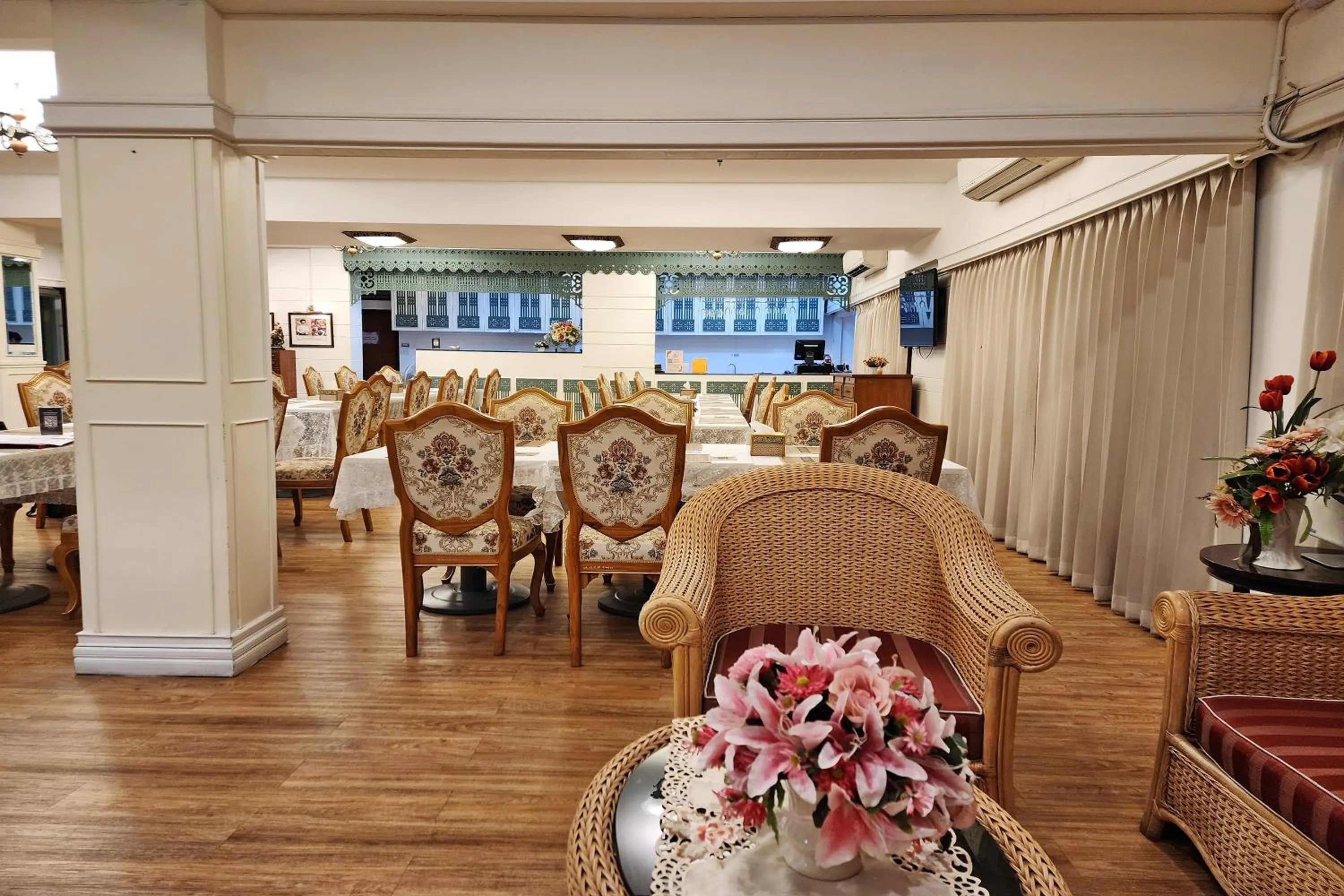 Living room in Suan Sunandha Palace Hotel