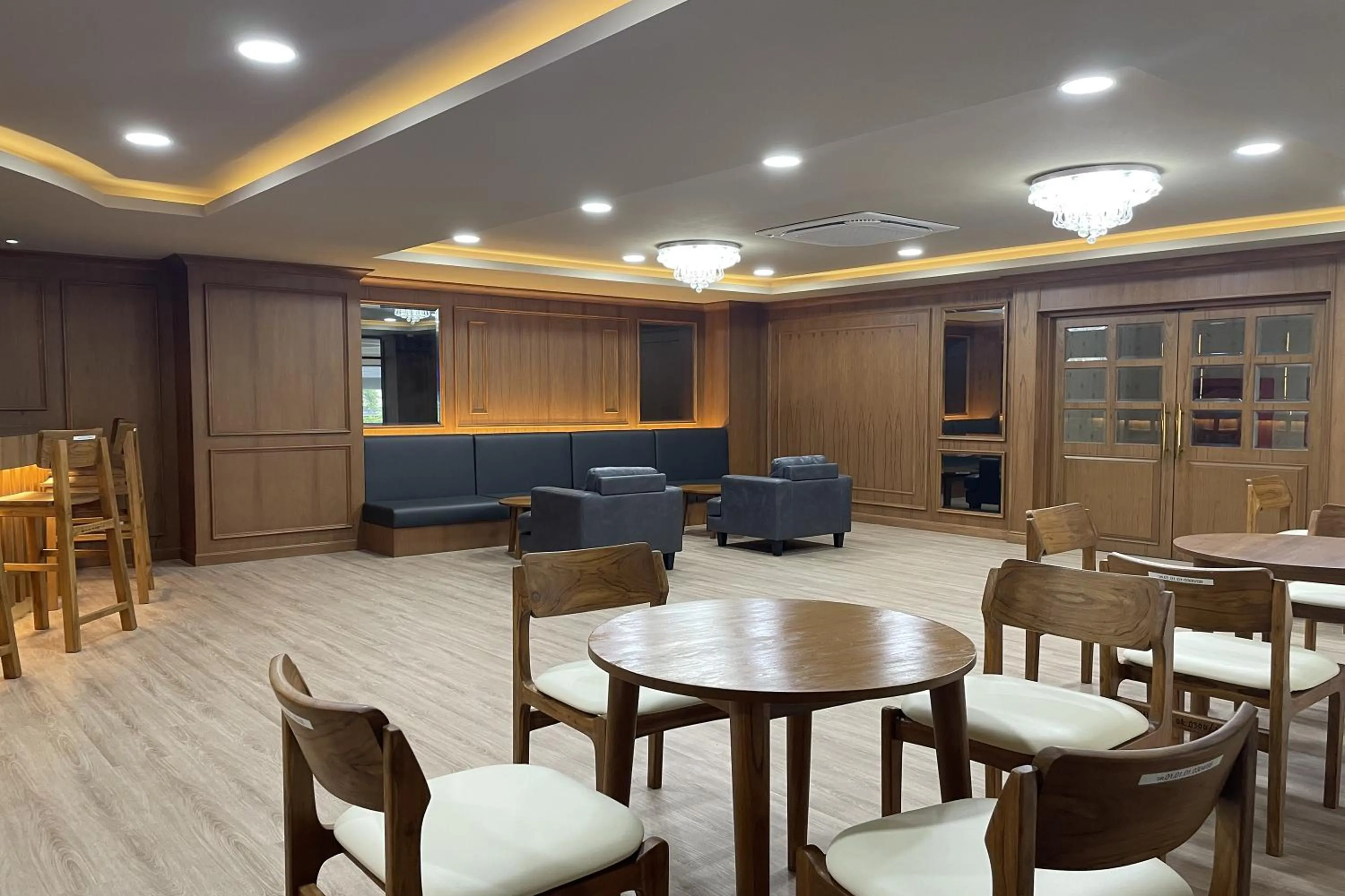 Restaurant/places to eat in Suan Sunandha Palace Hotel