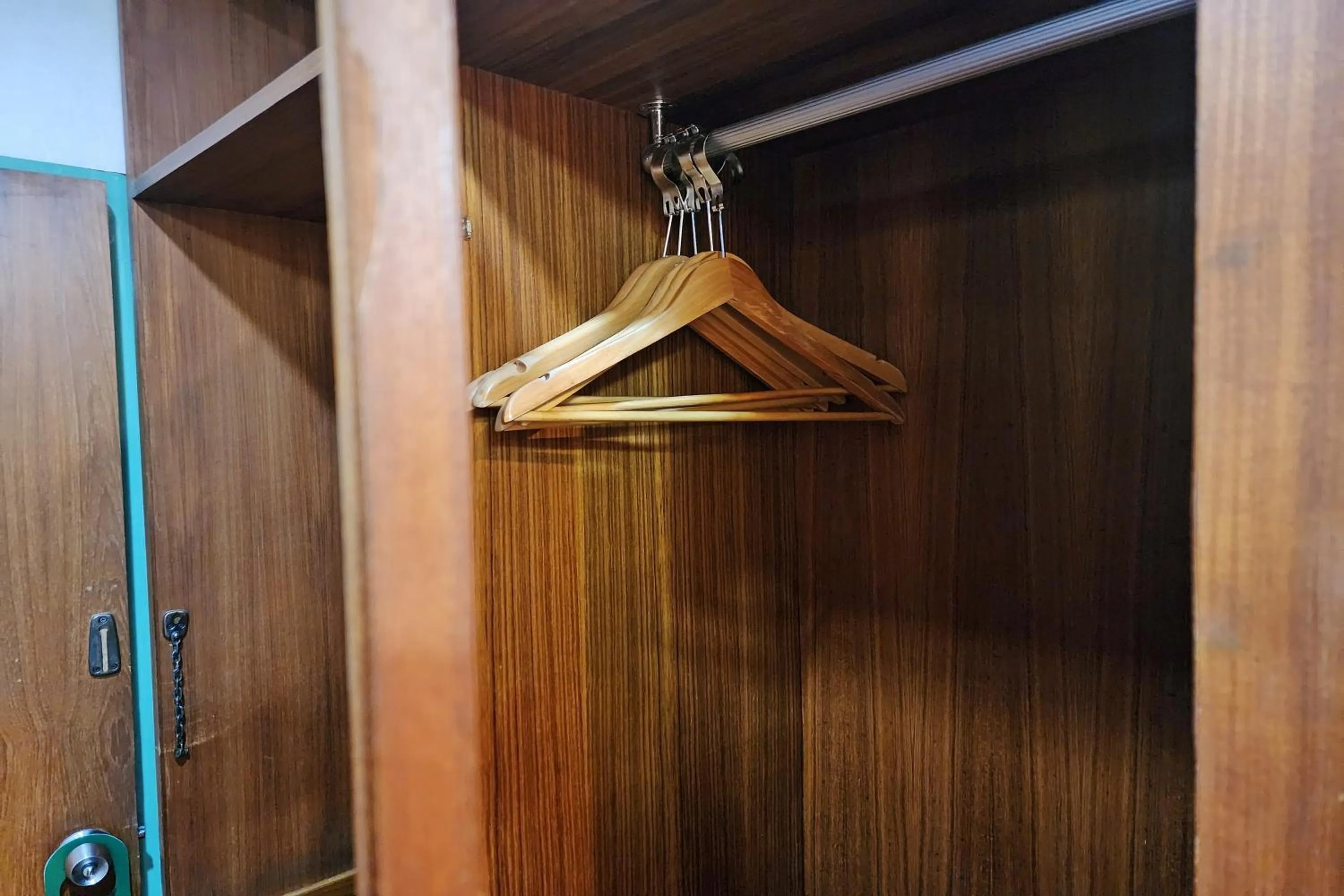 wardrobe in Suan Sunandha Palace Hotel